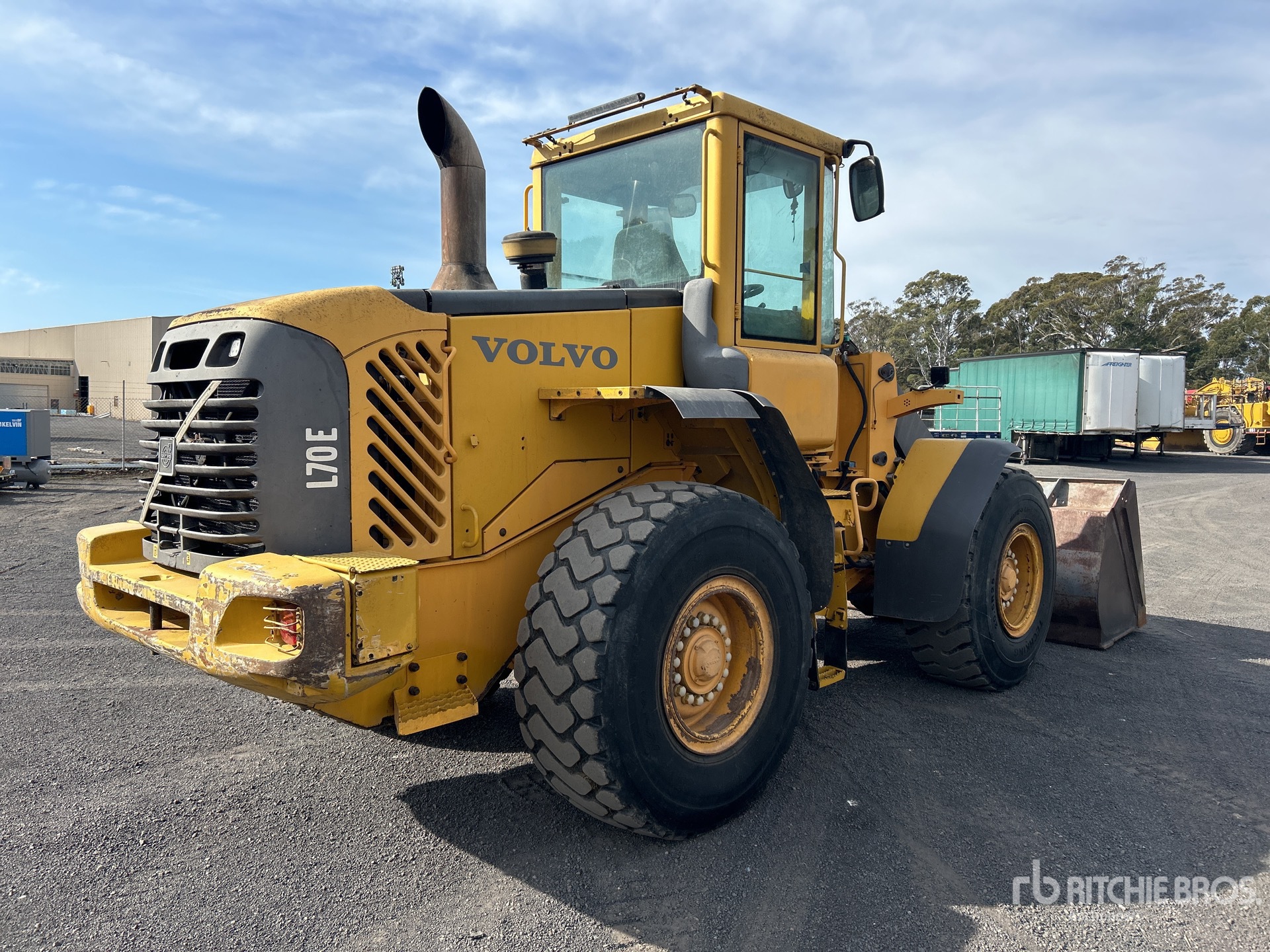 General Appearance with Picture, Right Rear Corner