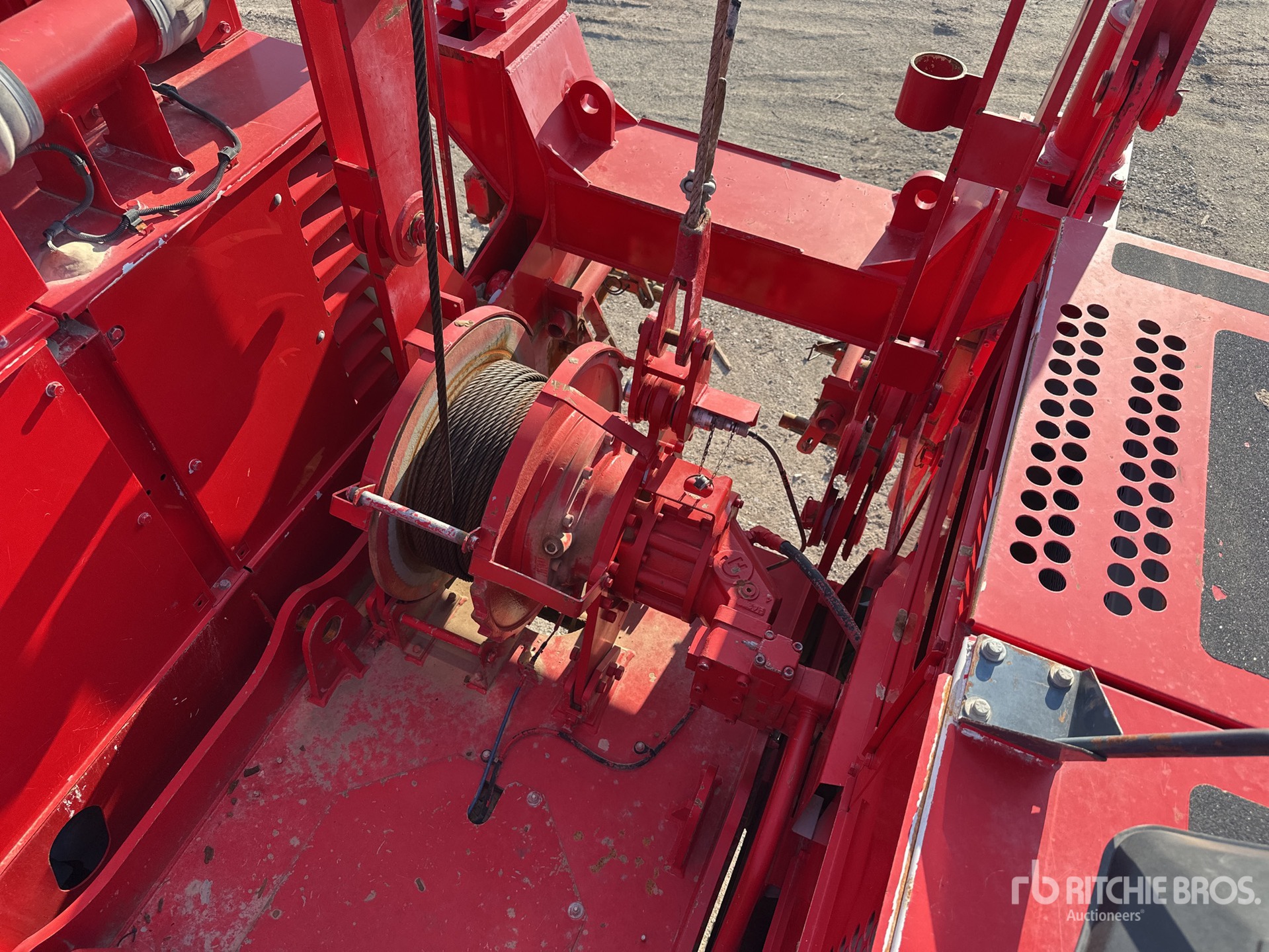 Crane Superstructure with Boom Drums