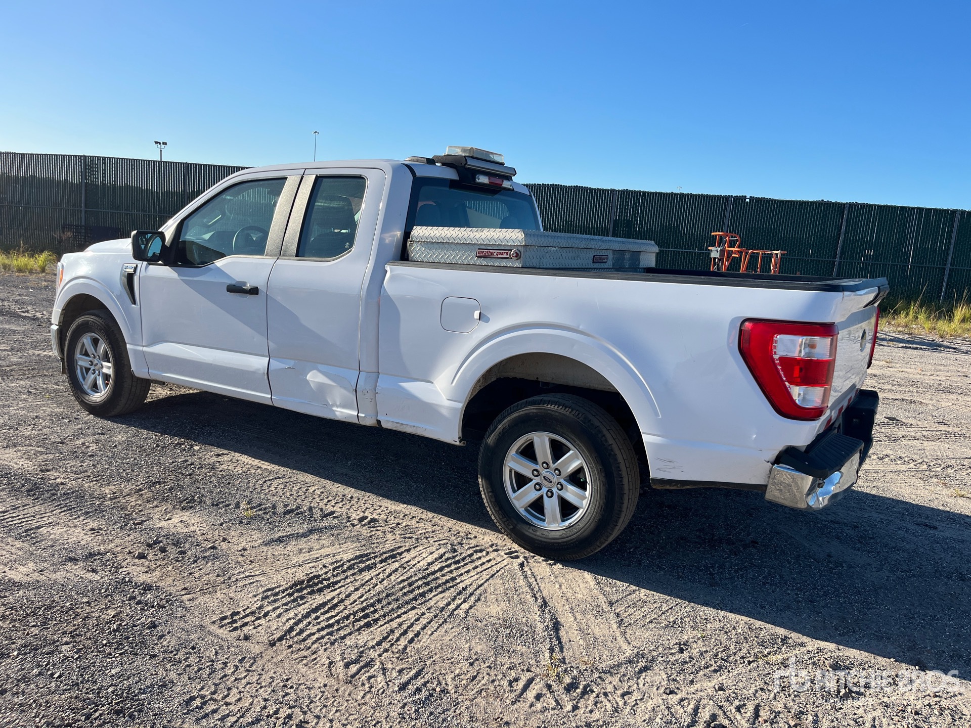 General Appearance with Picture, Left Rear Corner