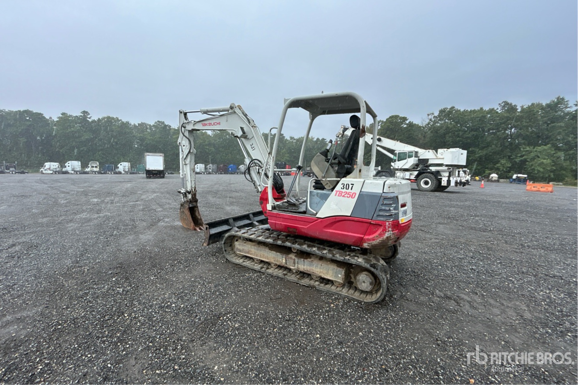 EXCAVADORA 2013 TAKEUCHI TB250