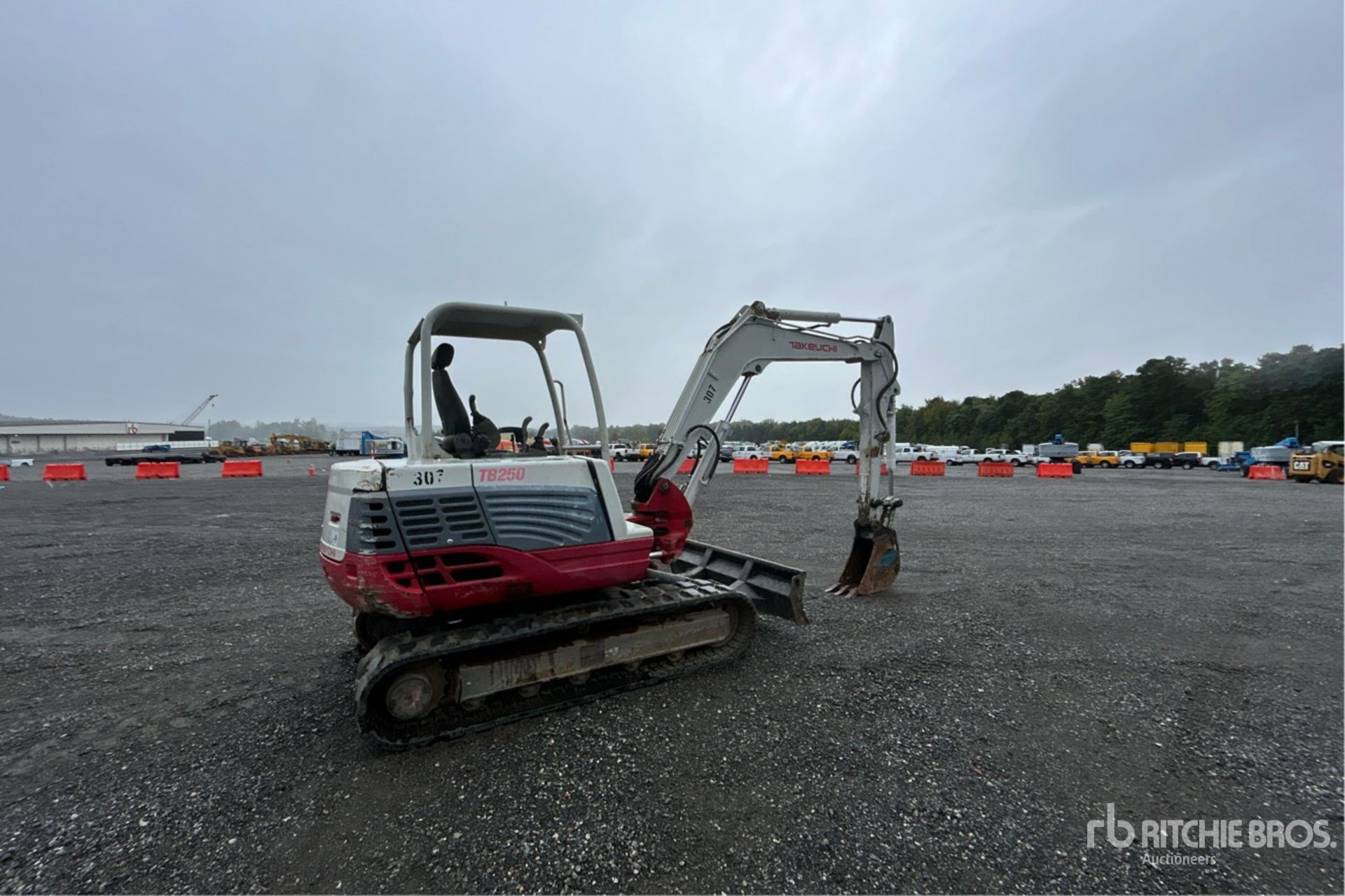 EXCAVADORA 2013 TAKEUCHI TB250