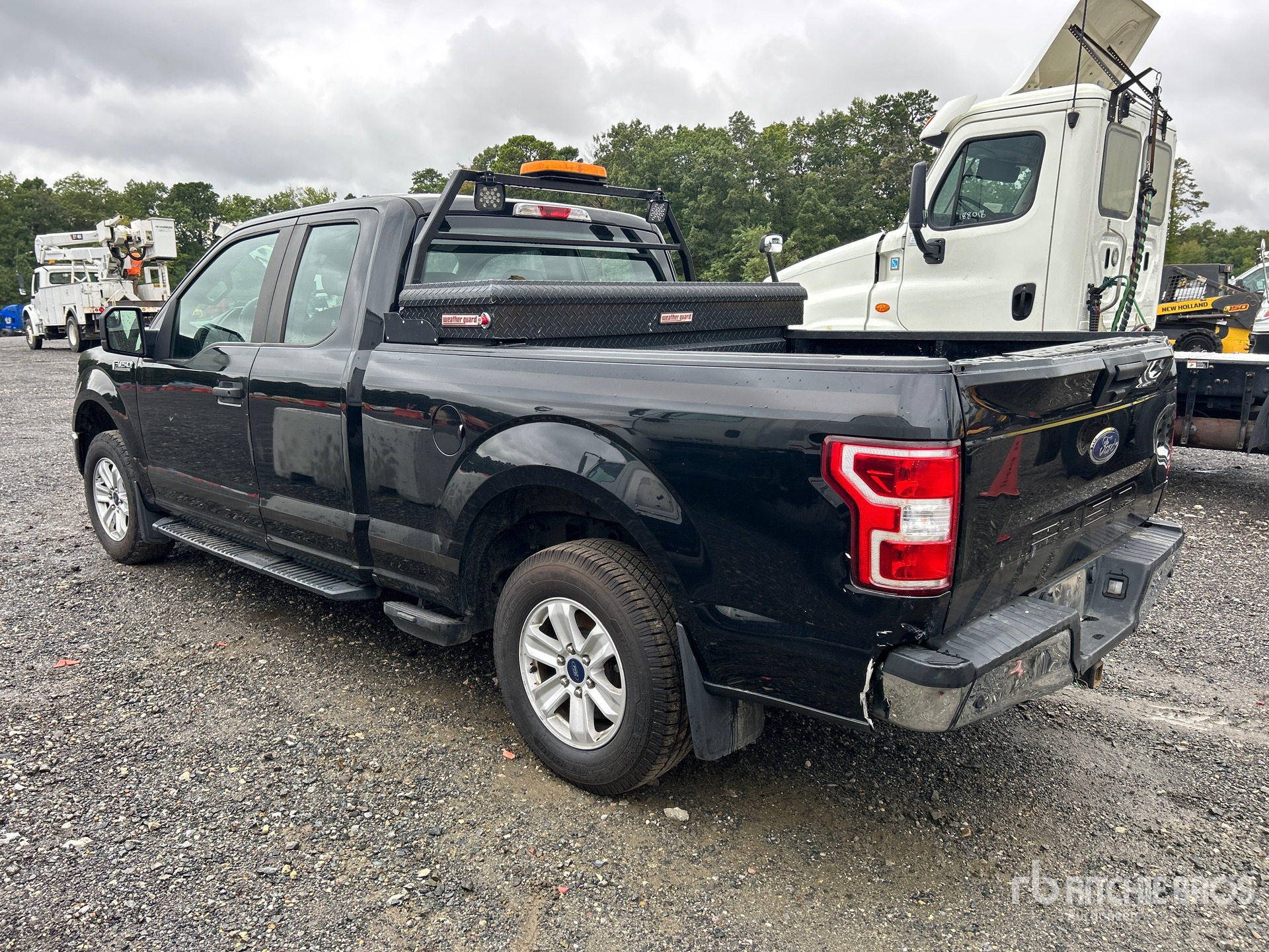 General Appearance with Picture, Left Rear Corner