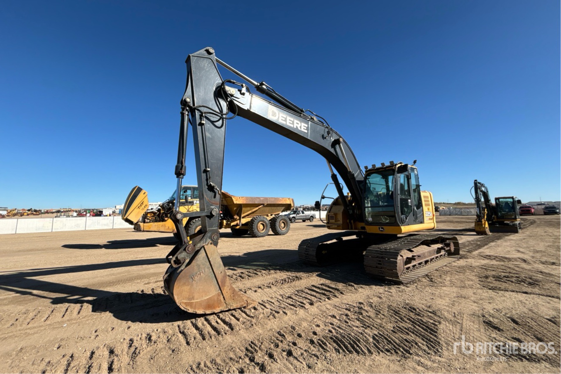 EXCAVADORA 2013 JOHN DEERE 225DLC