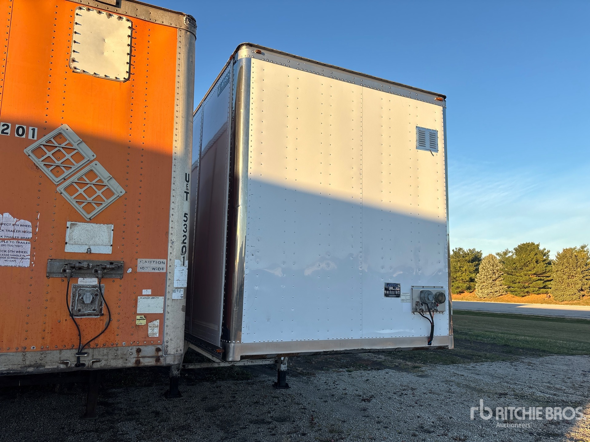 General Appearance with Bild, Ecke vorne rechts