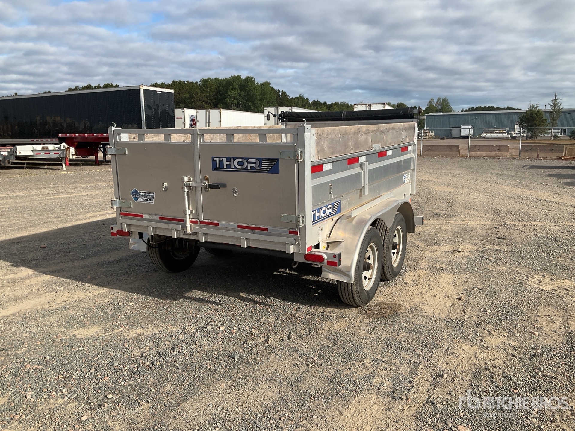 General Appearance with Image, coin arrière droit