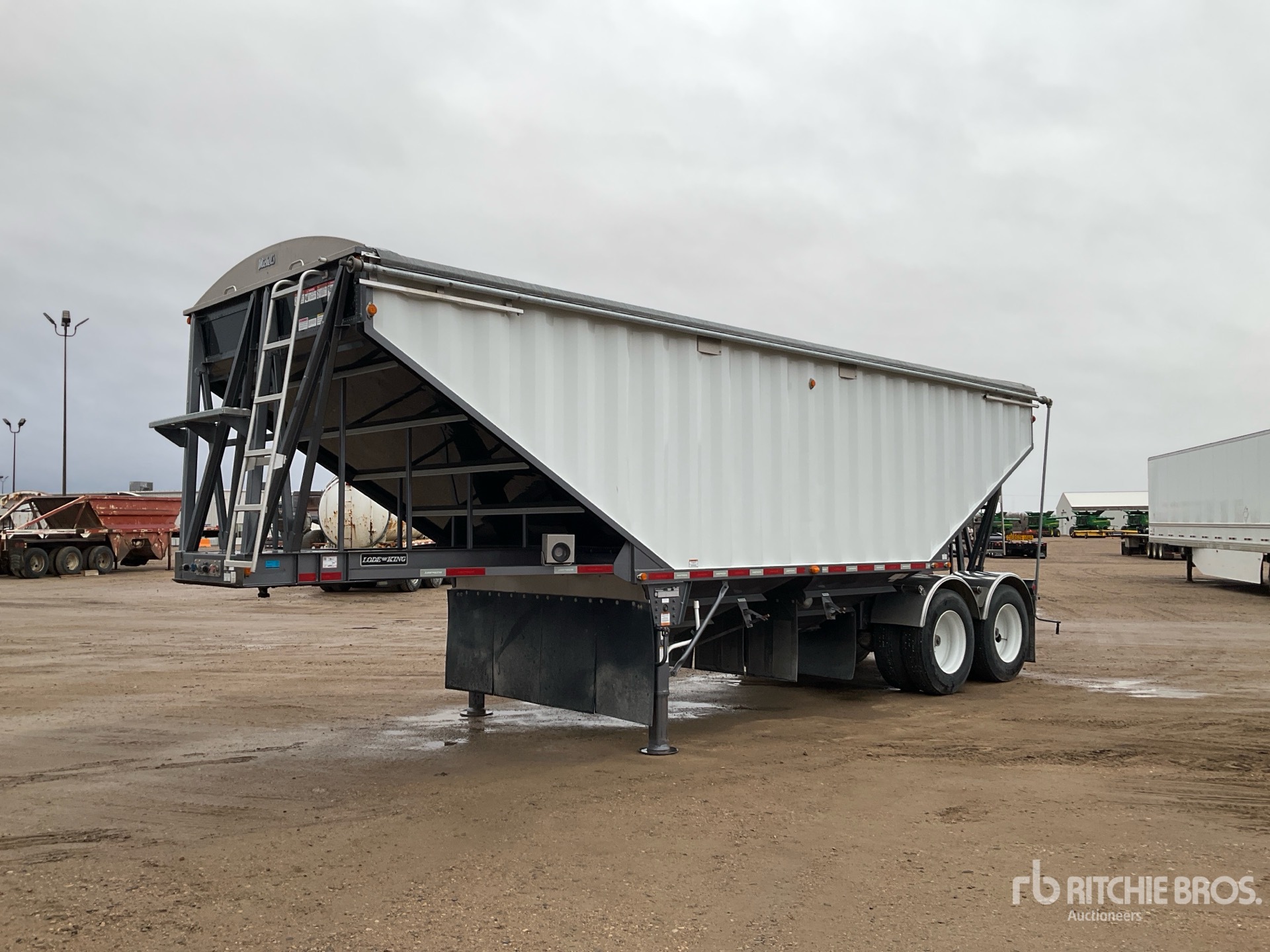 General Appearance with Bild, Ecke vorne links