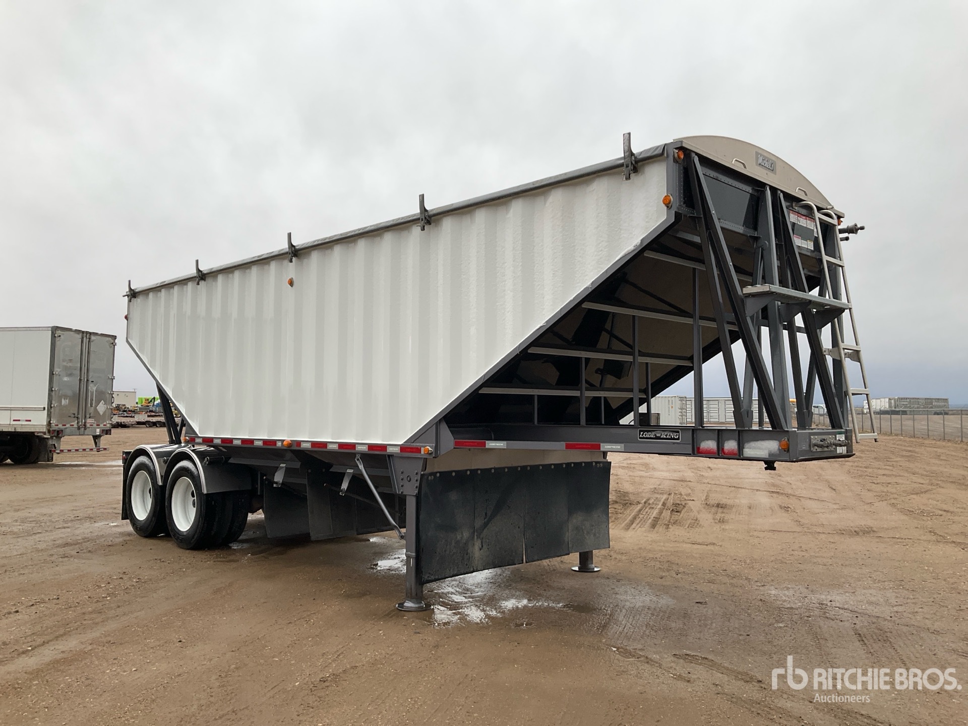 General Appearance with Bild, Ecke vorne rechts