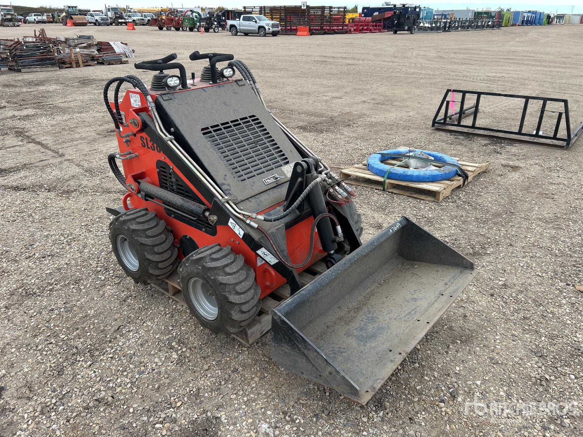 General Appearance with Picture, Right Front Corner