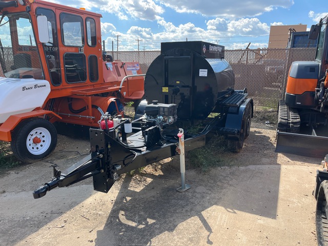 RaynPro T-600 T/A Asphalt Distributor Trailer (Unused)