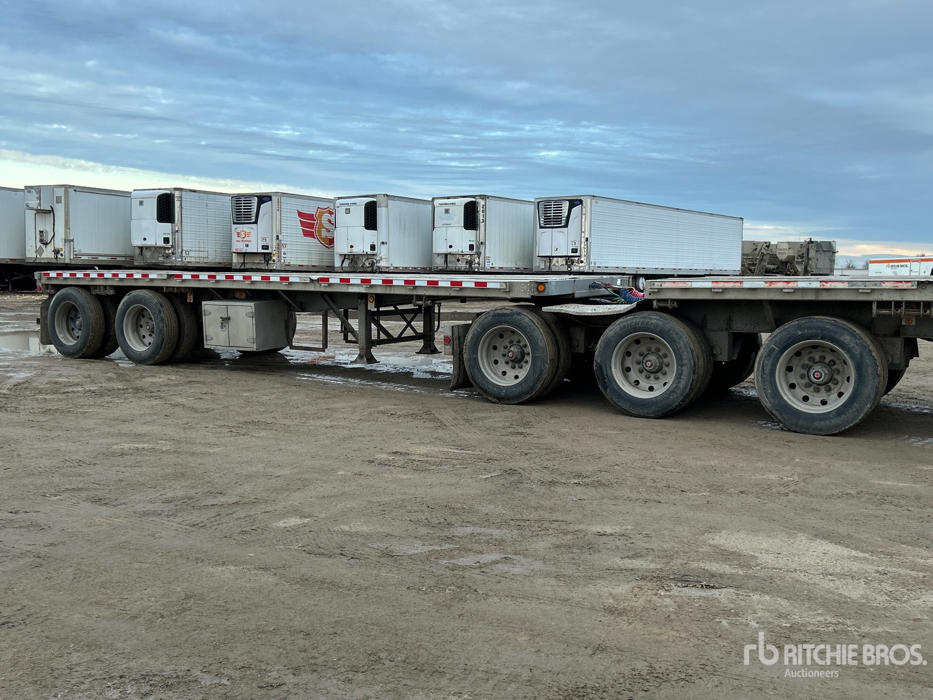 Aspect général with Image, coin avant droit