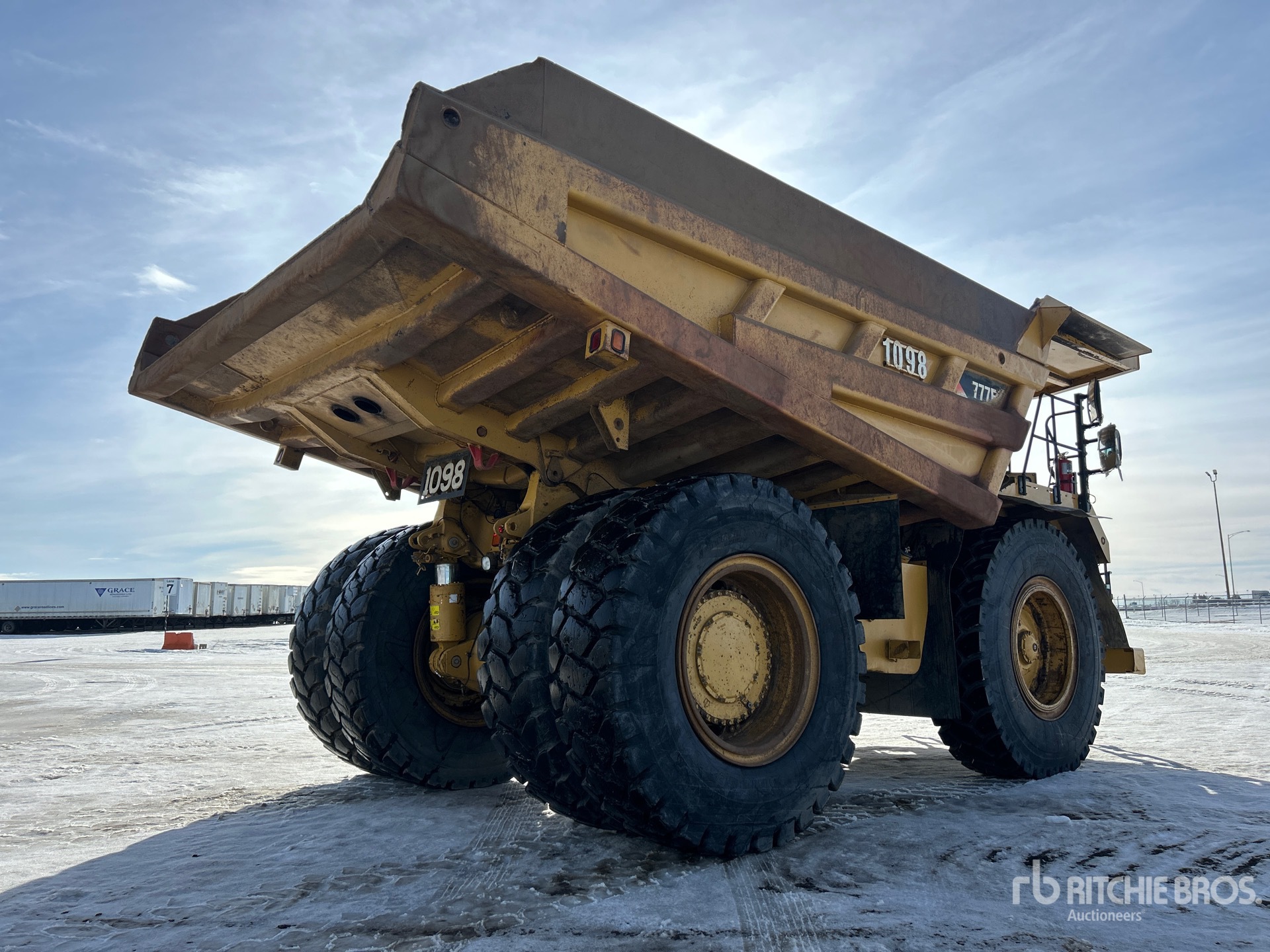 General Appearance with Picture, Right Rear Corner