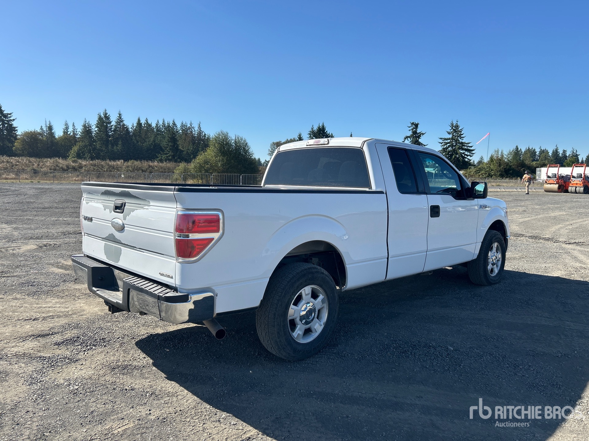 General Appearance with Picture, Right Rear Corner