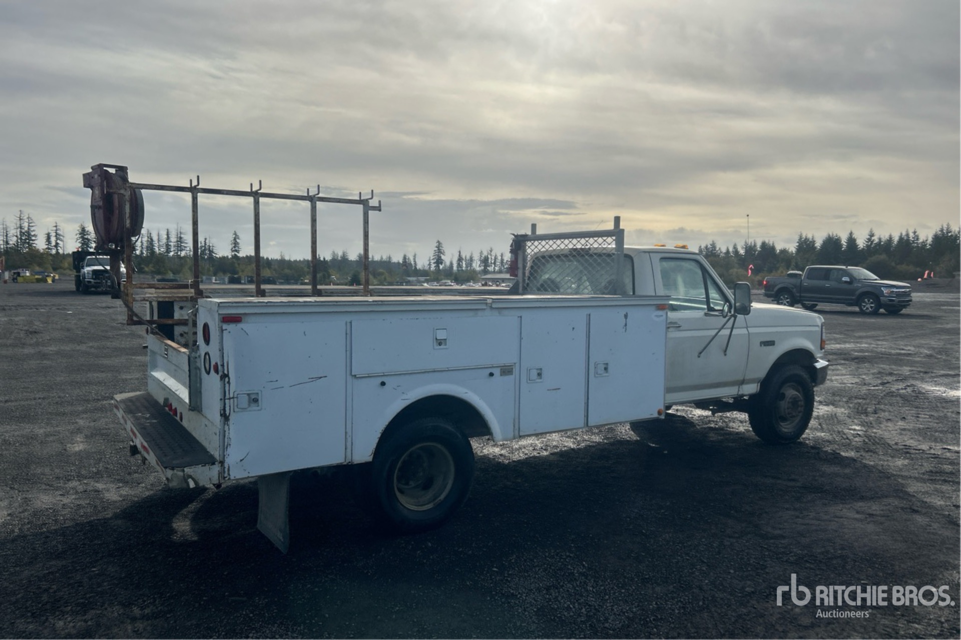General Appearance with Picture, Right Rear Corner