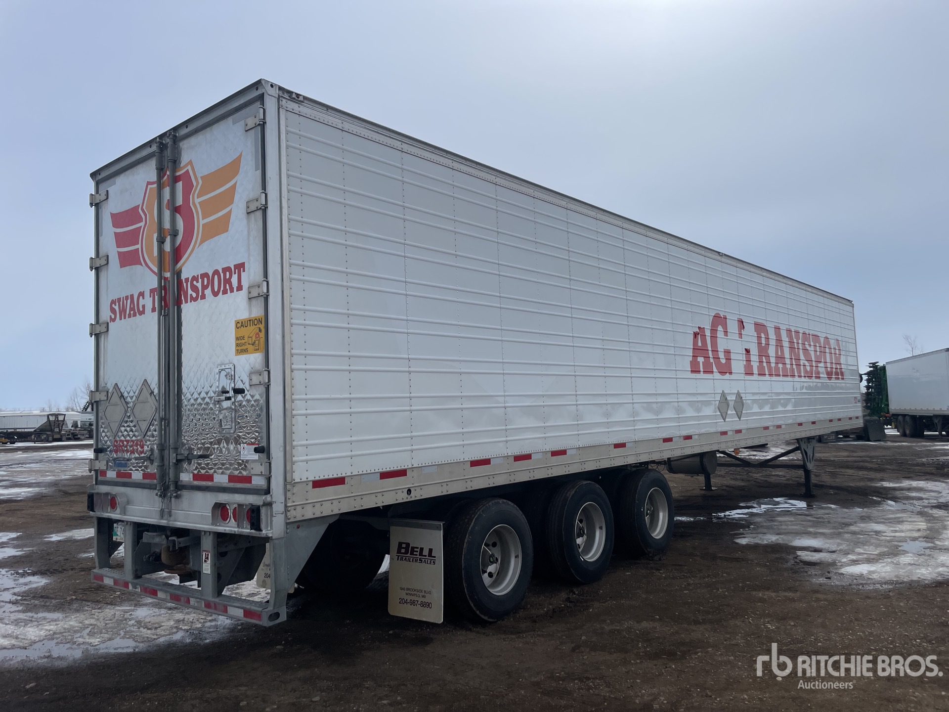 Aspect général with Image, coin arrière droit