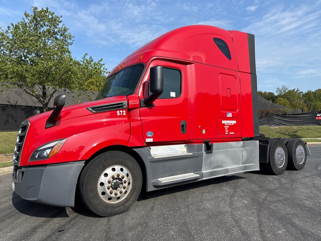 2018 Freightliner Cascadia 113 6x4 T/A Sleeper Truck Tractor
