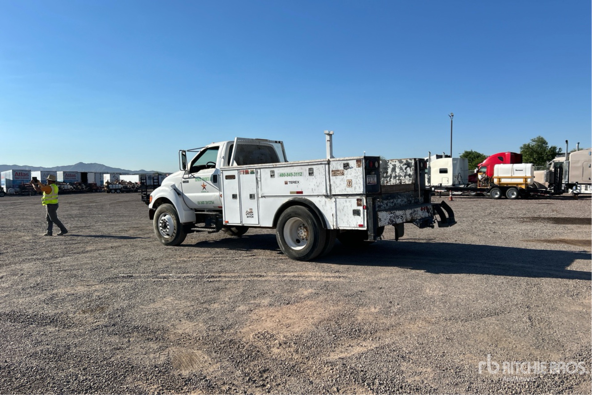 General Appearance with Picture, Left Rear Corner