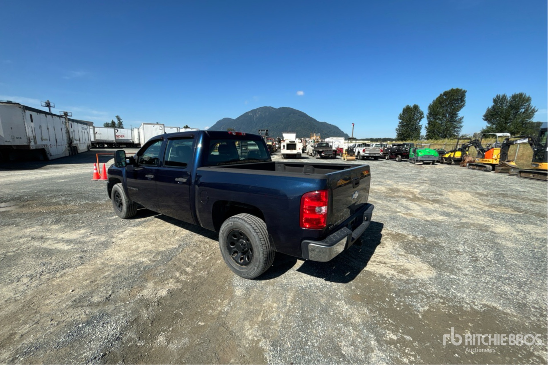 General Appearance with Picture, Left Rear Corner