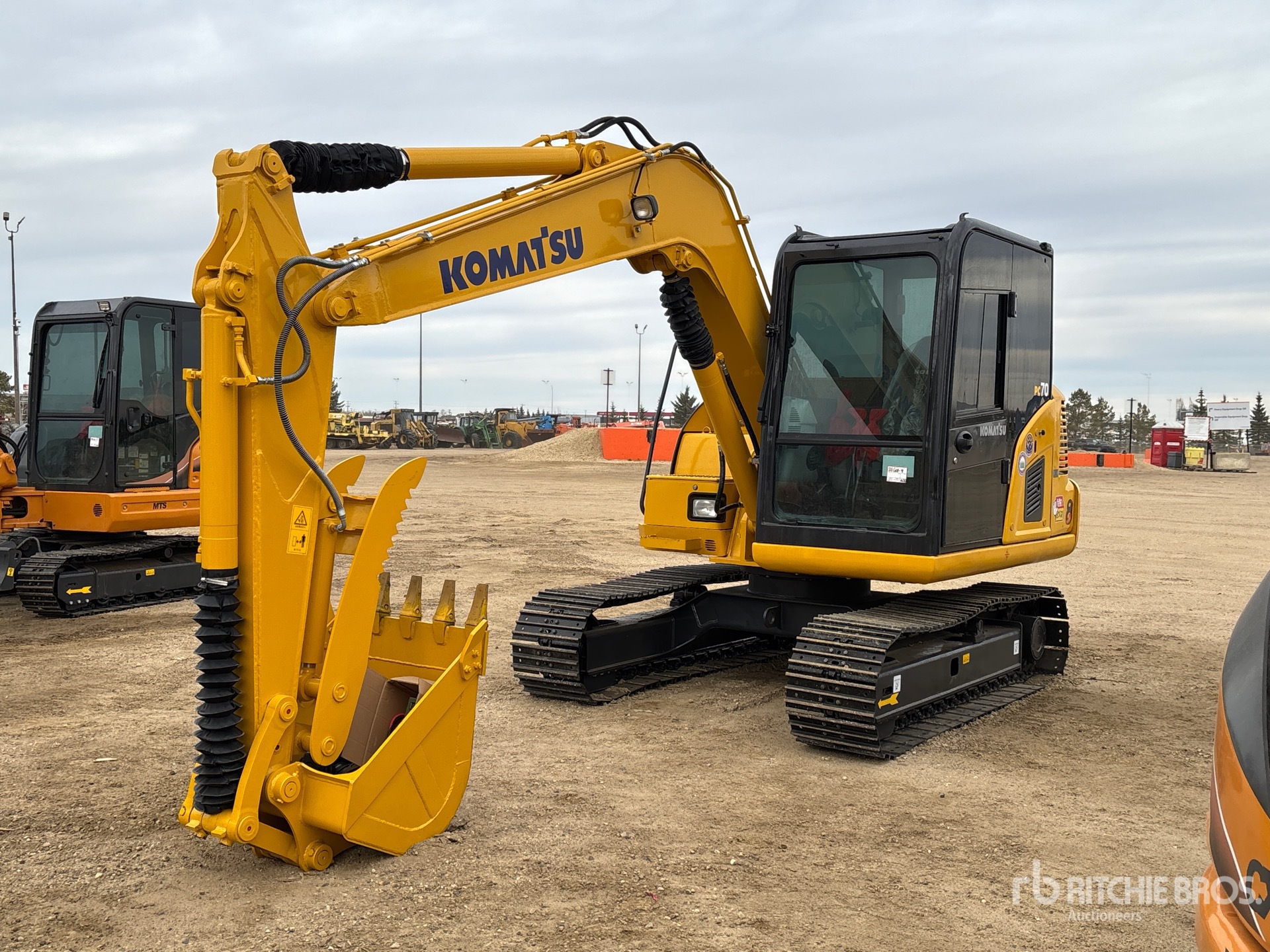 General Appearance with Foto, angolo anteriore sinistro