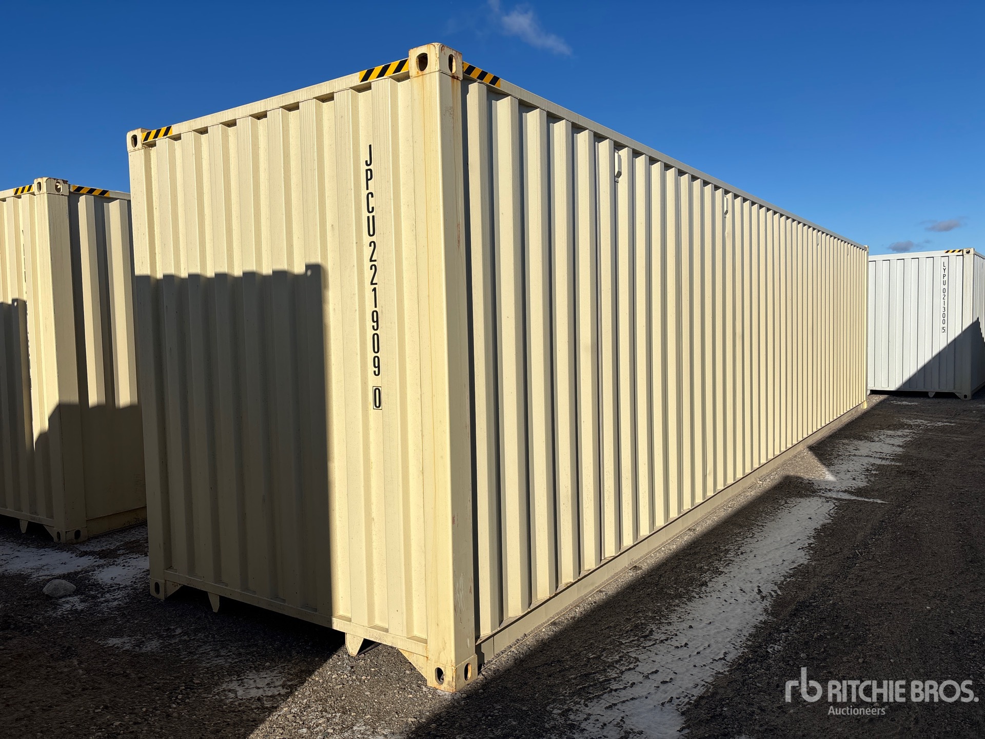 Aspect général with Image, coin arrière droit