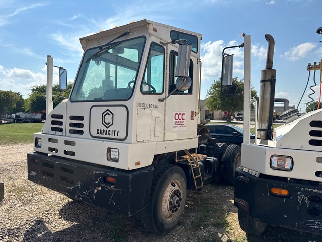2005 Capacity TJ5000 4x2 Spotter Truck (Inoperable) 2005 Capacity TJ5000 4x2 Spotter Truck (Inoperable)