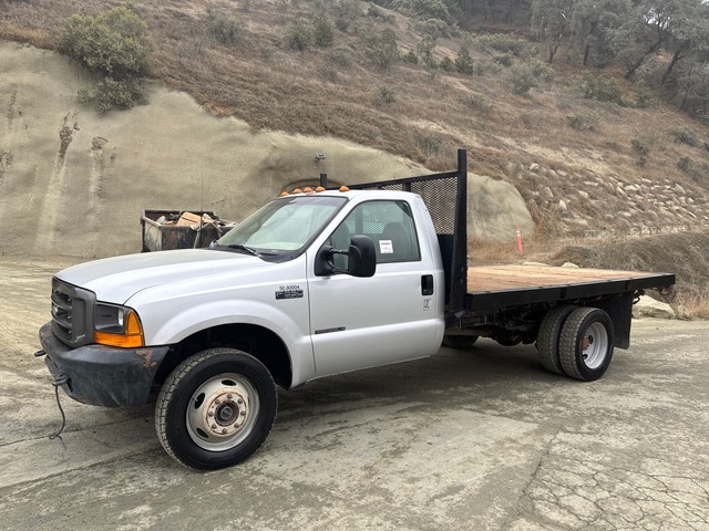 2000 Ford F-550 XL 4x4 Flatbed Truck