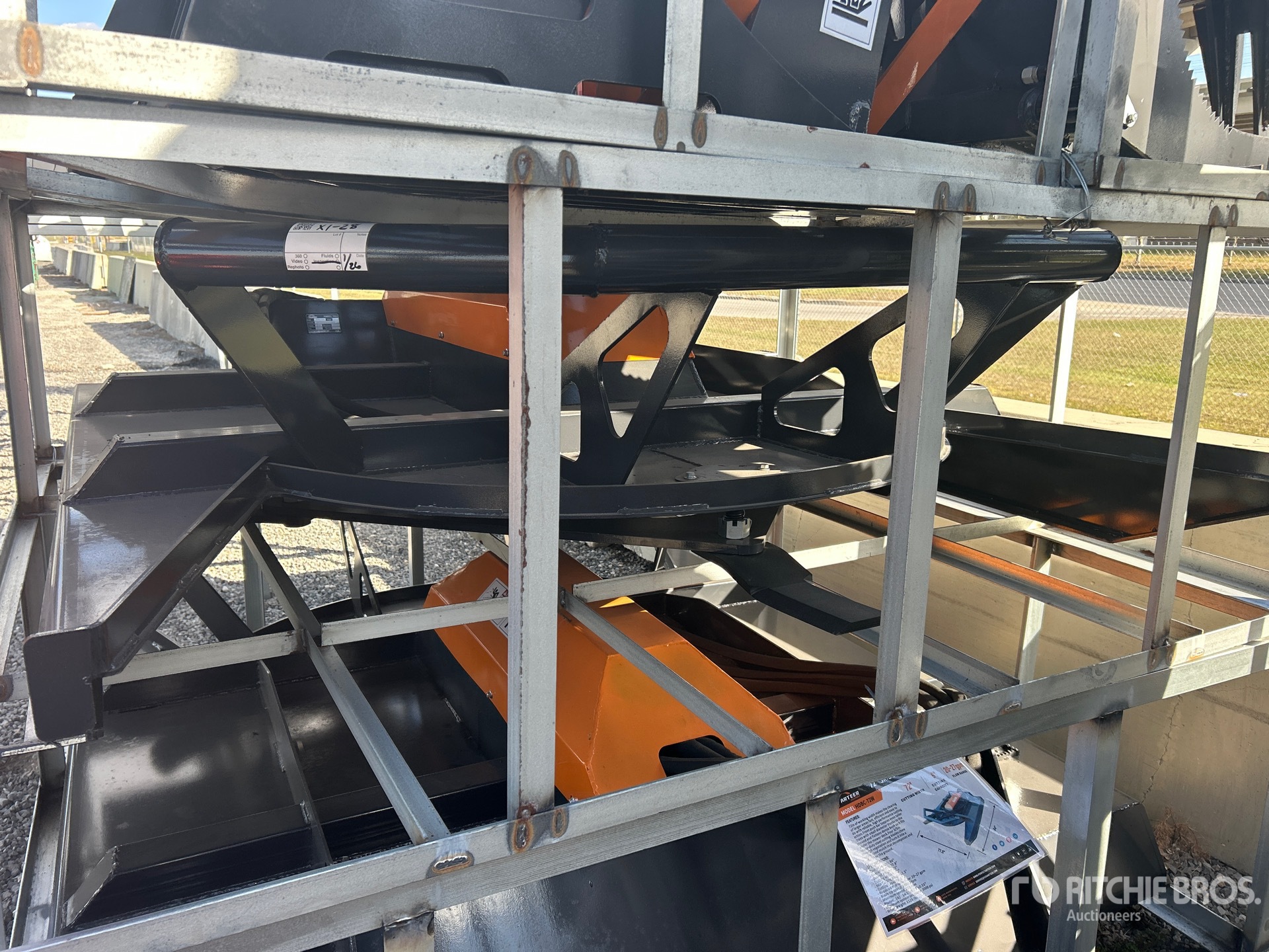 General Appearance with Bild, Ecke hinten links