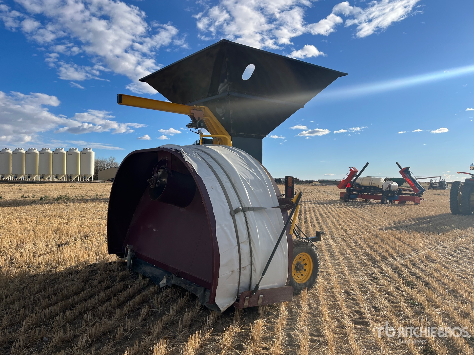 Aspect général with Image, coin arrière droit