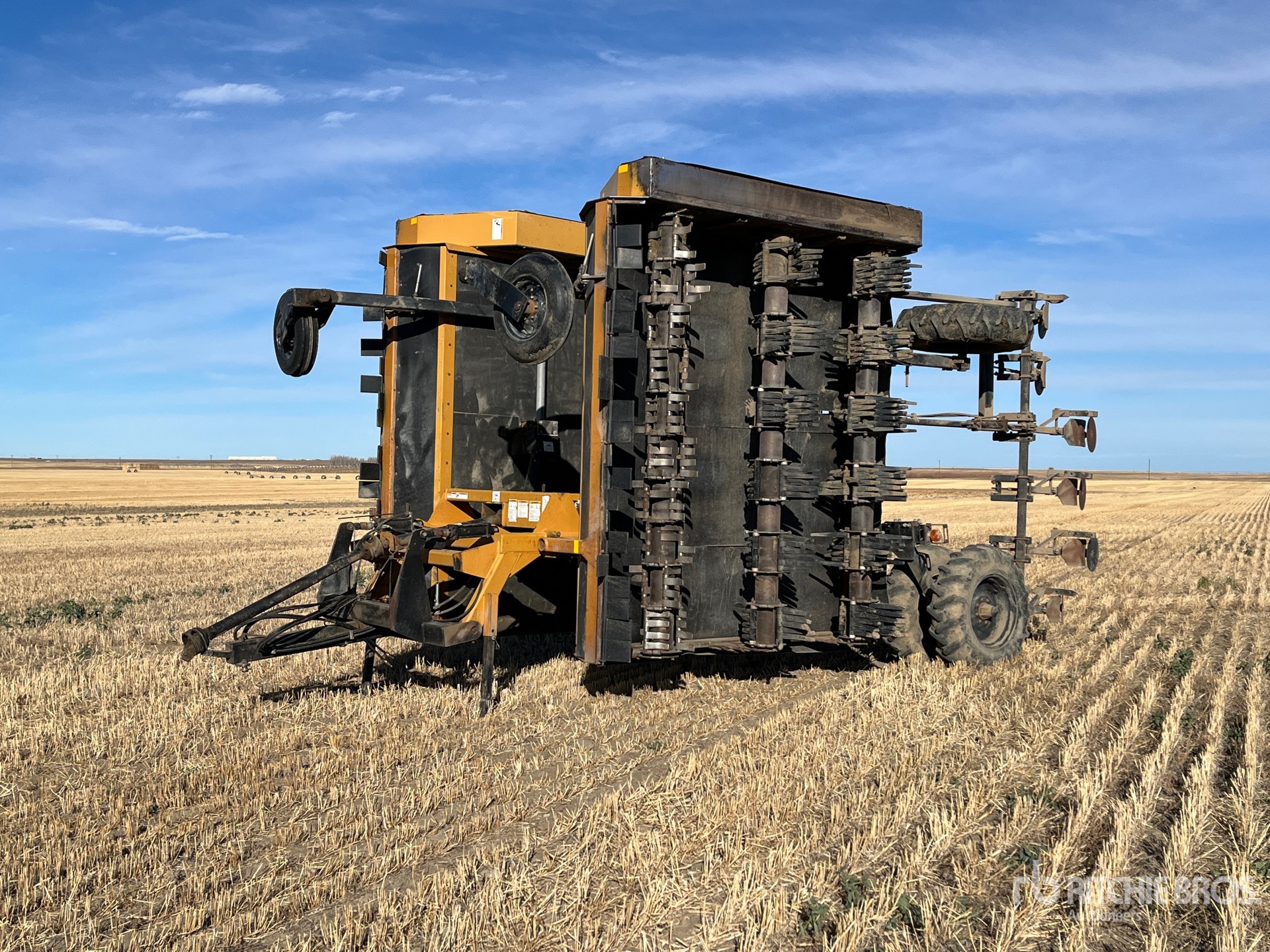 General Appearance with Foto, angolo anteriore sinistro