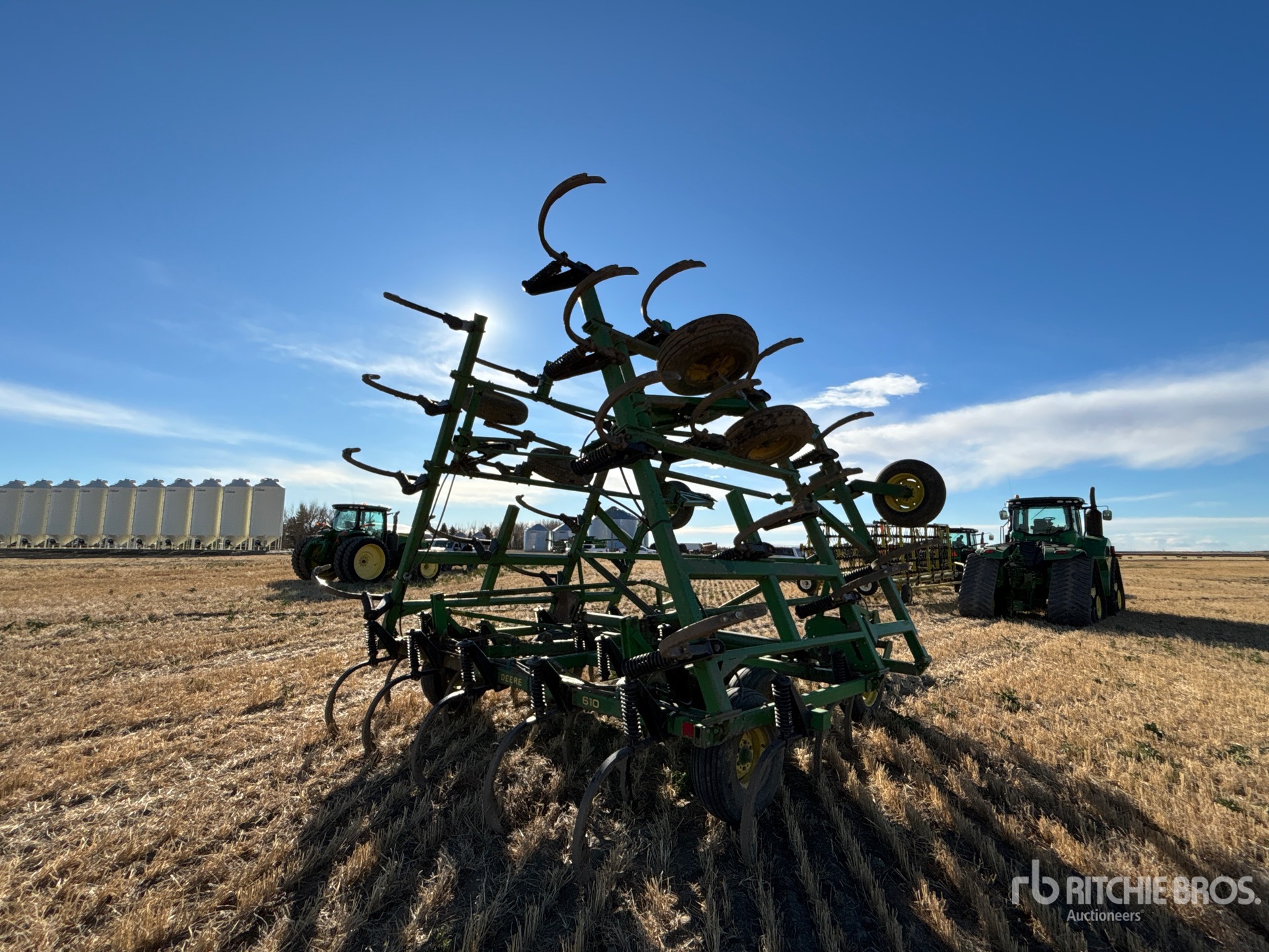 Aspect général with Image, coin arrière droit