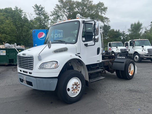 2005 Freightliner M2 106 4x2 S/A Day Cab Truck Tractor