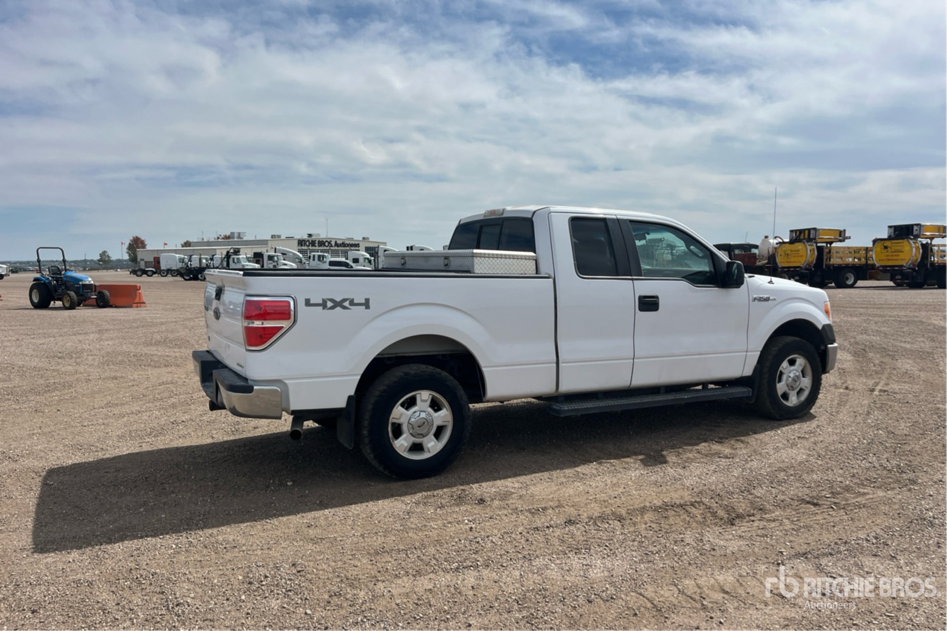 General Appearance with Picture, Right Rear Corner