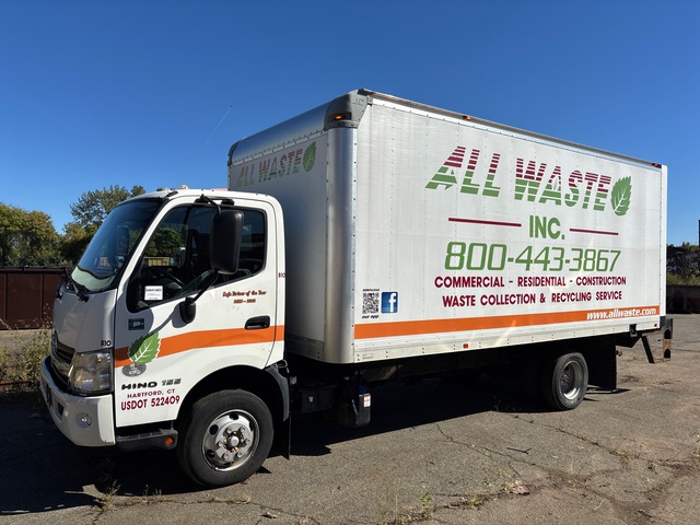 2016 Hino 155 4x2 Van Truck 2016 Hino 155 4x2 Van Truck