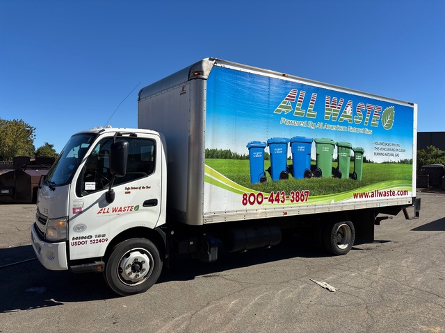 2014 Hino 195 4x2 Van Truck 2014 Hino 195 4x2 Van Truck