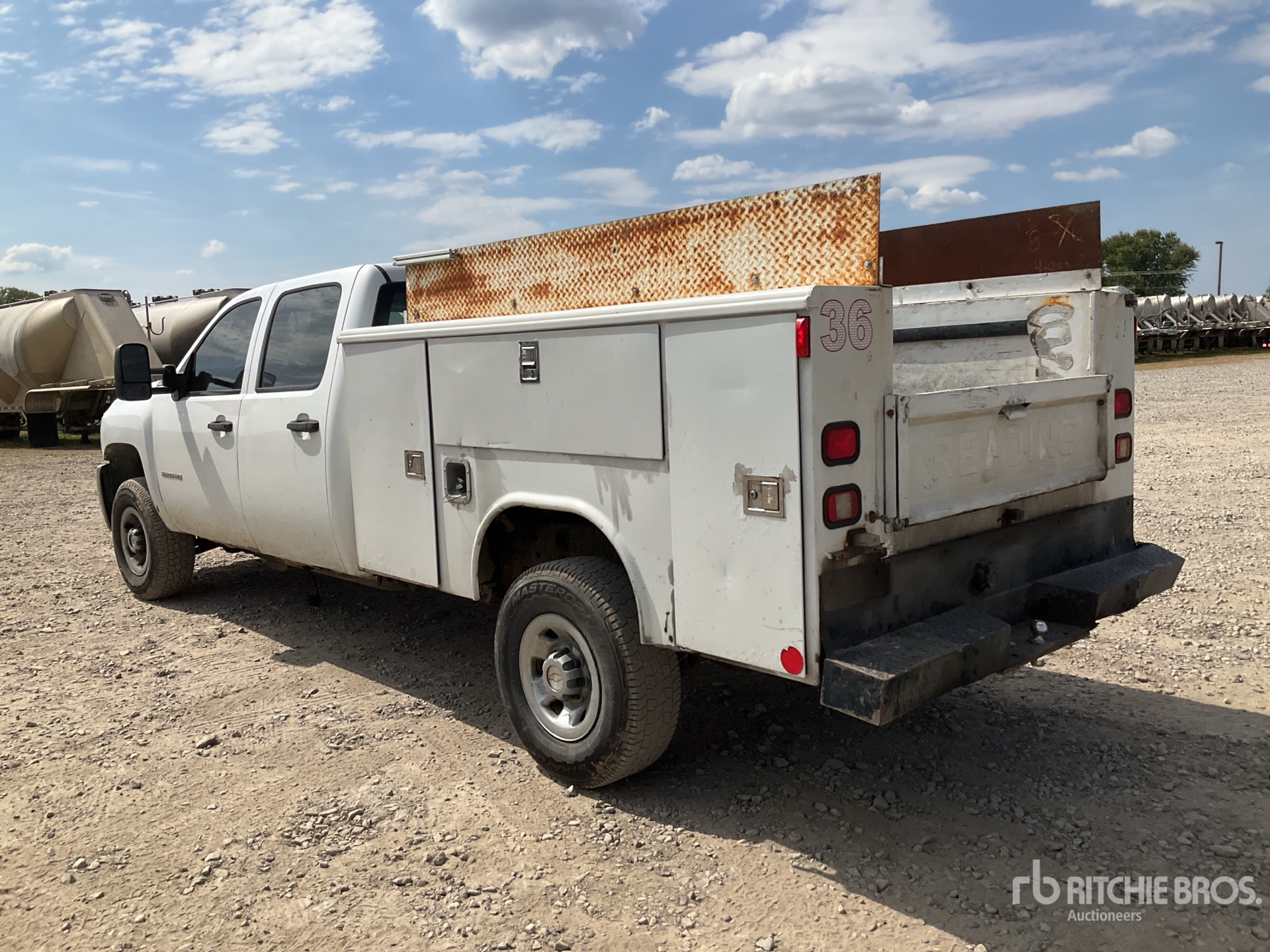 General Appearance with Picture, Left Rear Corner