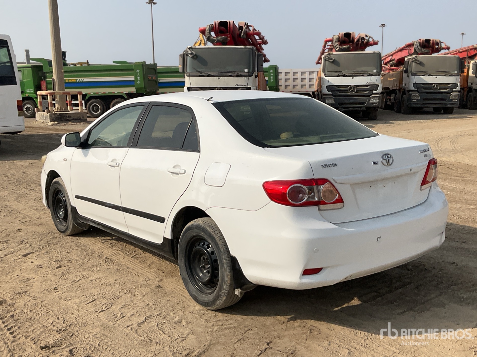 General Appearance with Picture, Left Rear Corner