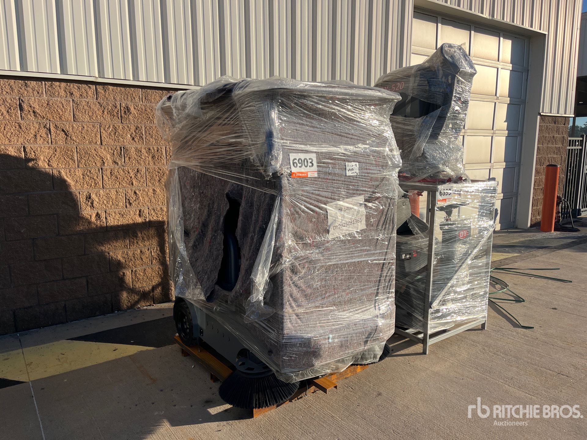 General Appearance with Foto, angolo anteriore sinistro