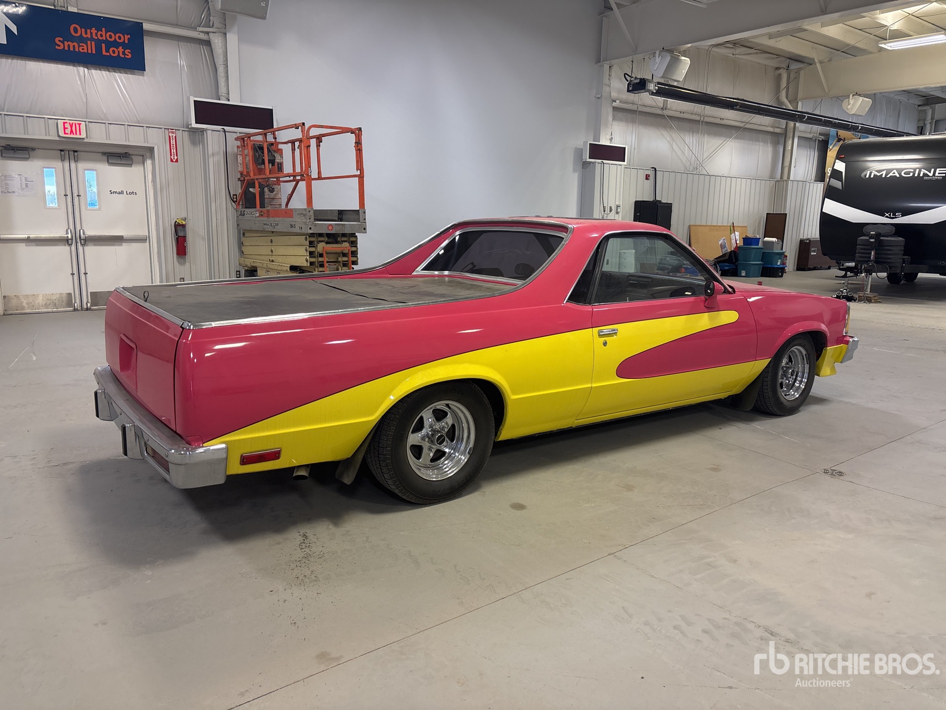 General Appearance with Picture, Right Rear Corner
