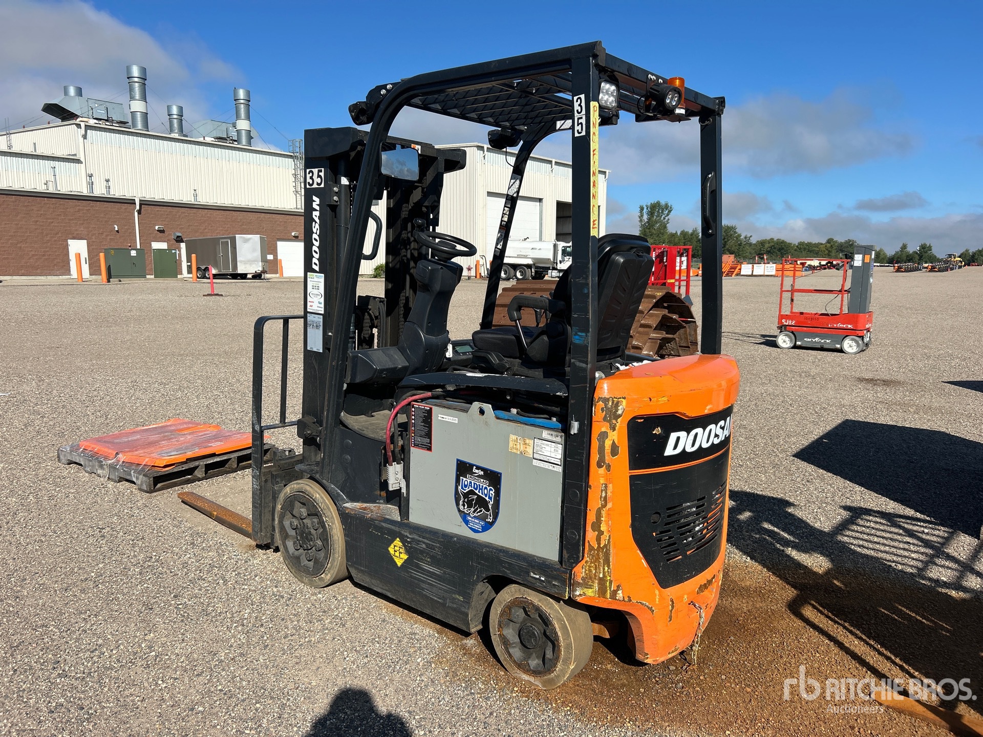MONTACARGAS ELéCTRICO DOOSAN BC25S7