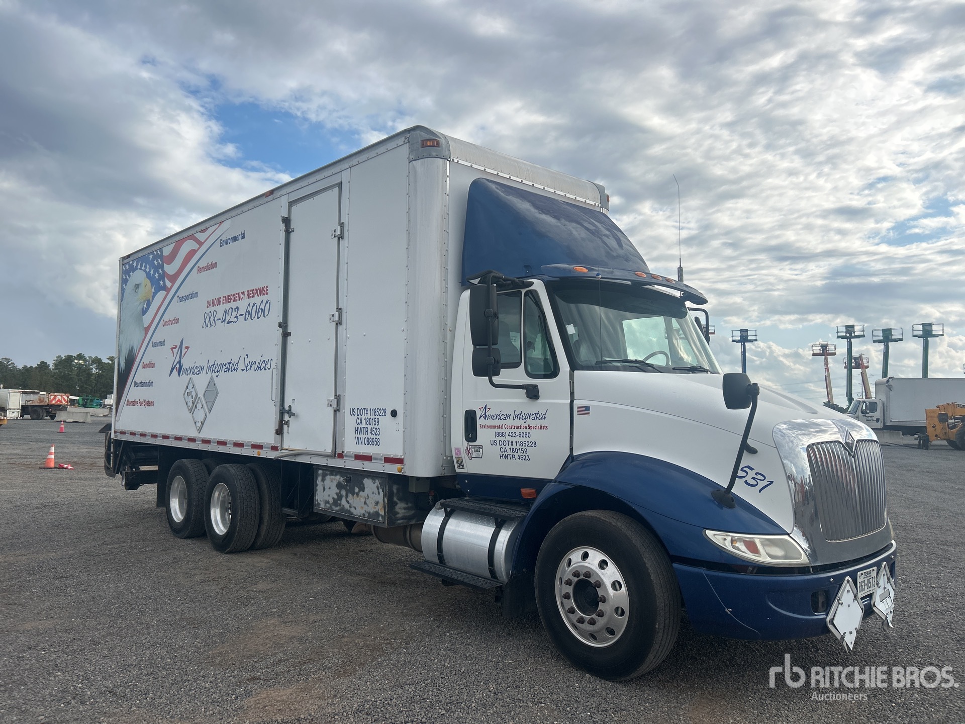 General Appearance with Picture, Right Front Corner