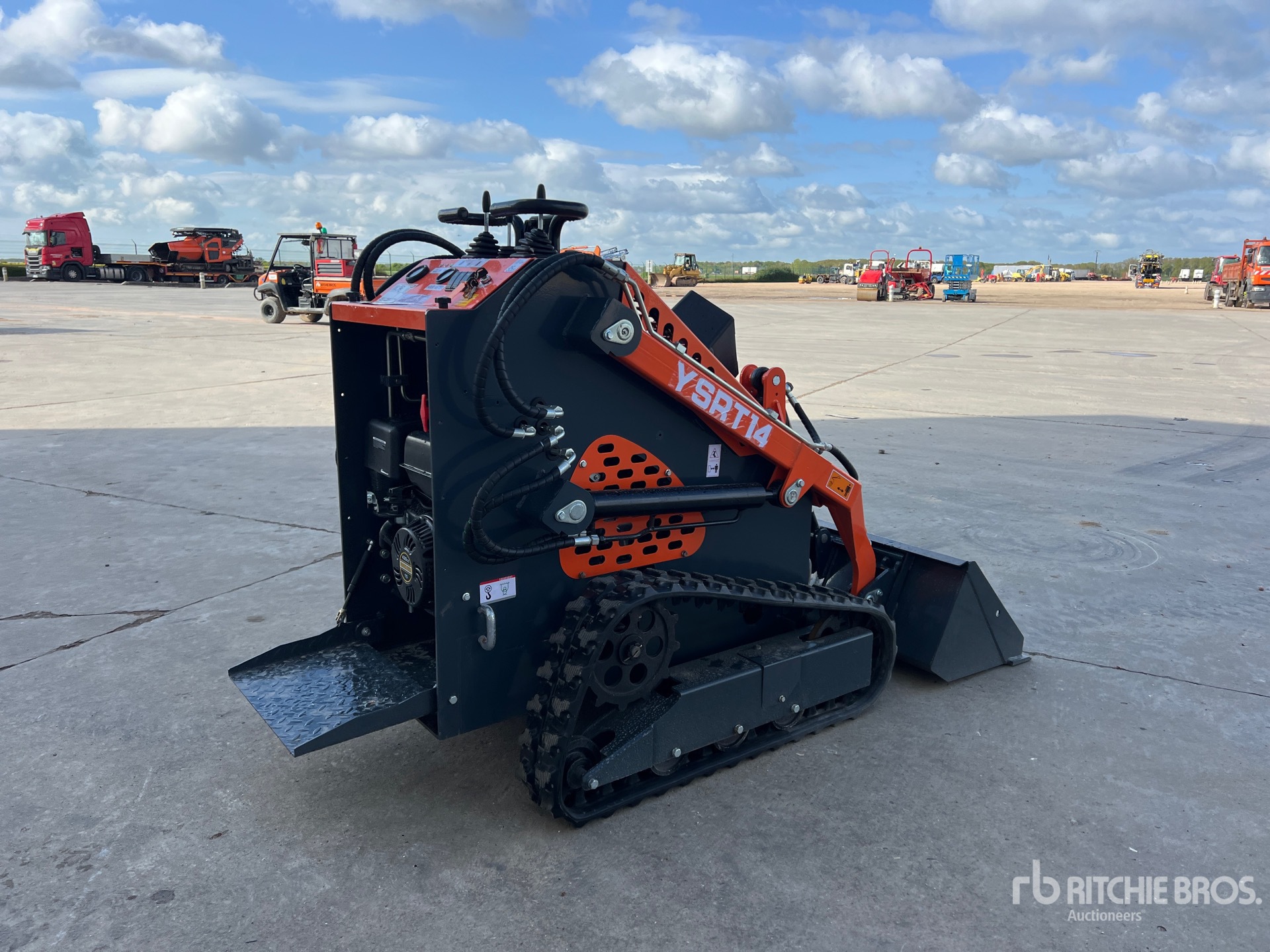 MINI CARGADOR SOBRE ORUGAS COMPACTO 2025 COMPAC YSRT14