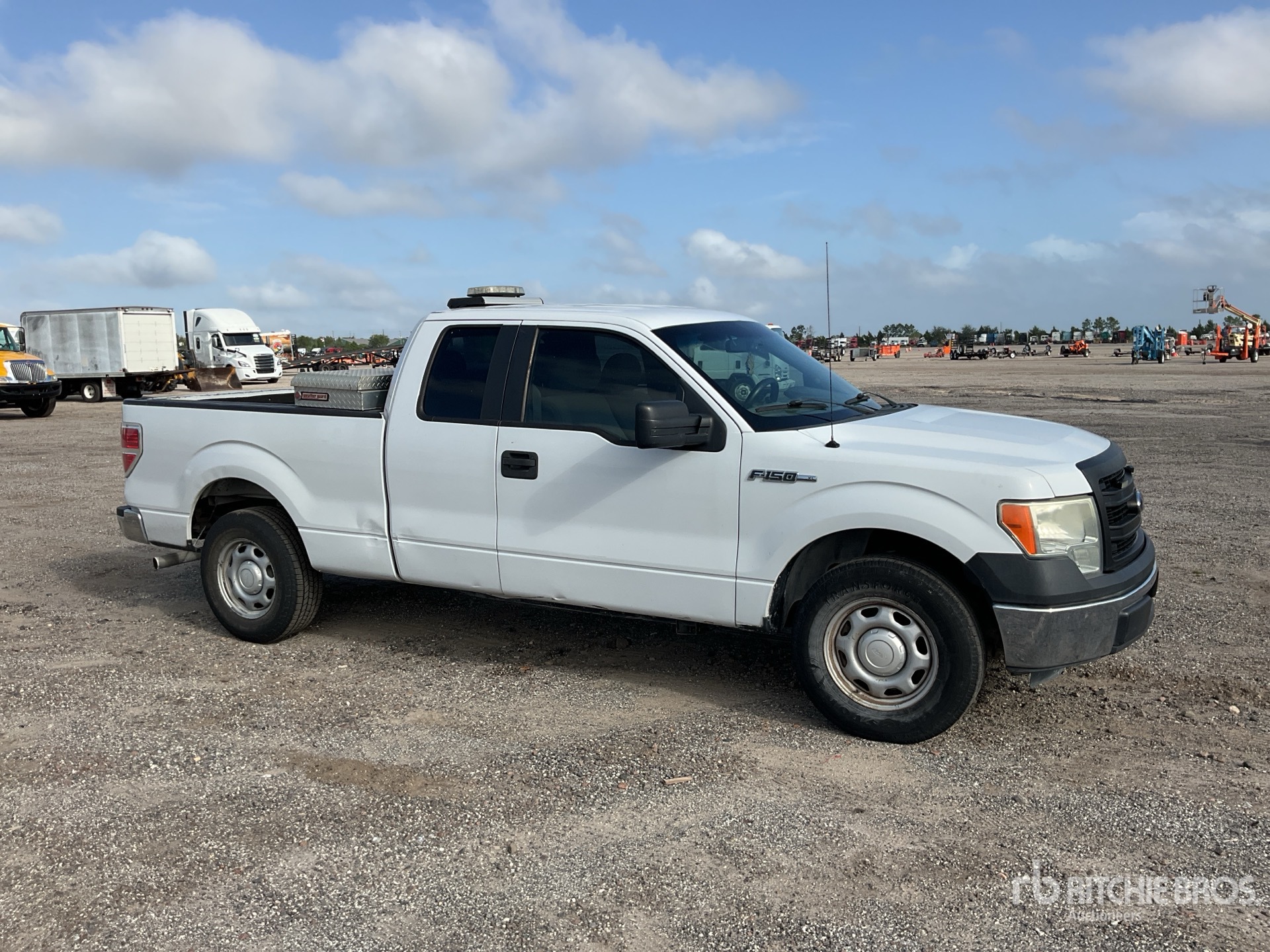 General Appearance with Picture, Right Front Corner