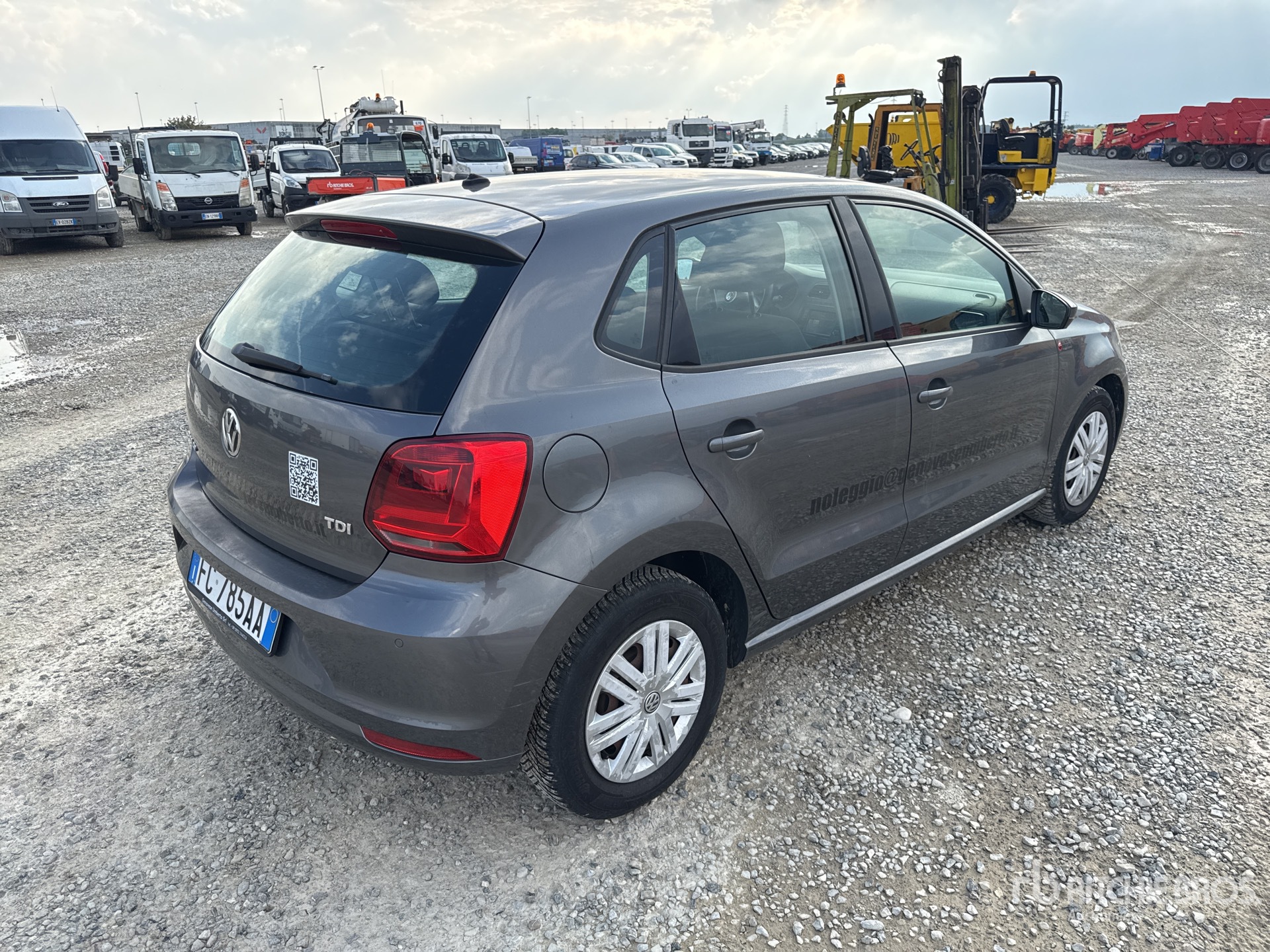 General Appearance with Picture, Right Rear Corner