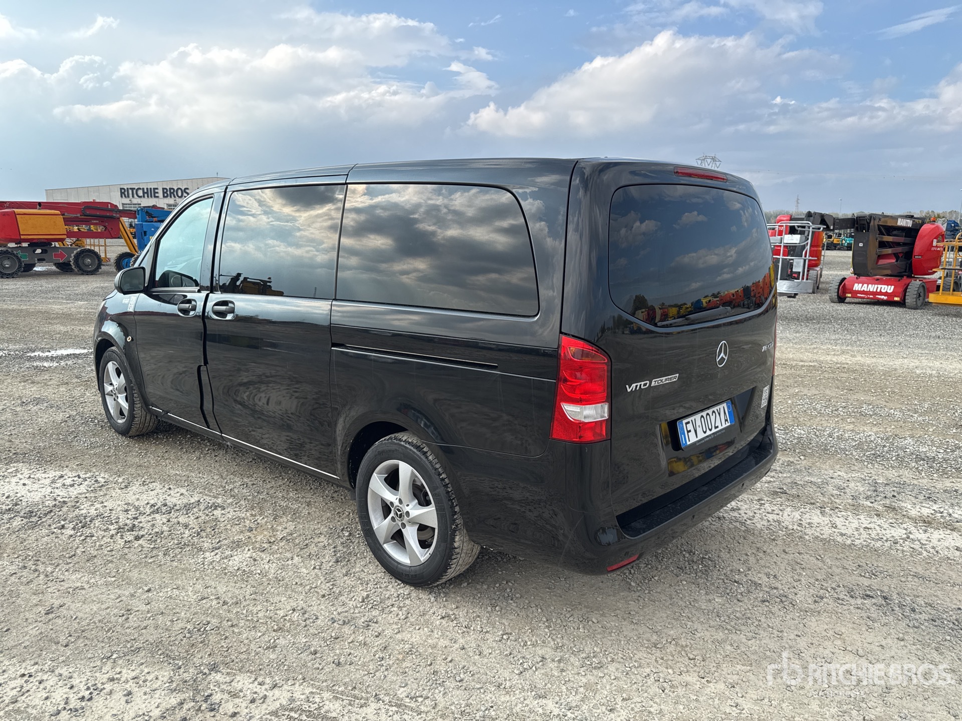 General Appearance with Bild, Ecke hinten links