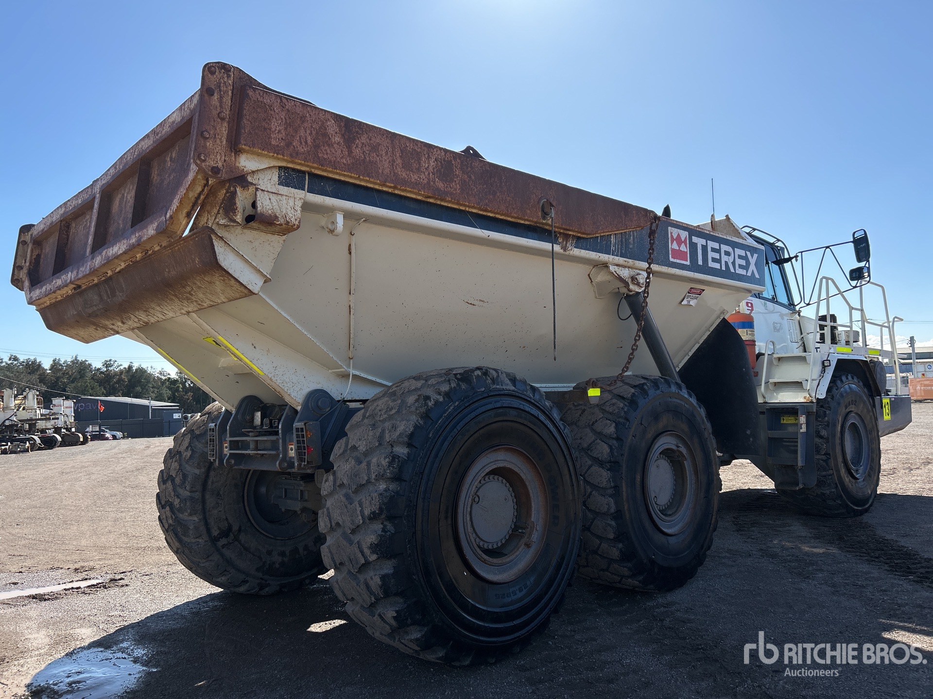 General Appearance with Picture, Right Rear Corner