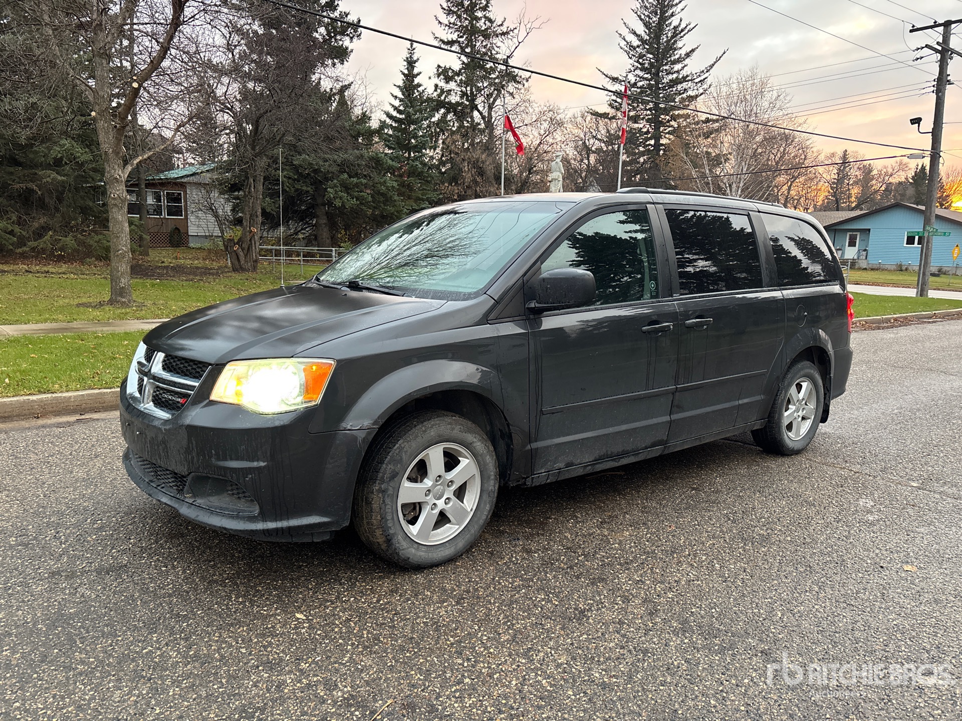 General Appearance with Picture, Left Front Corner