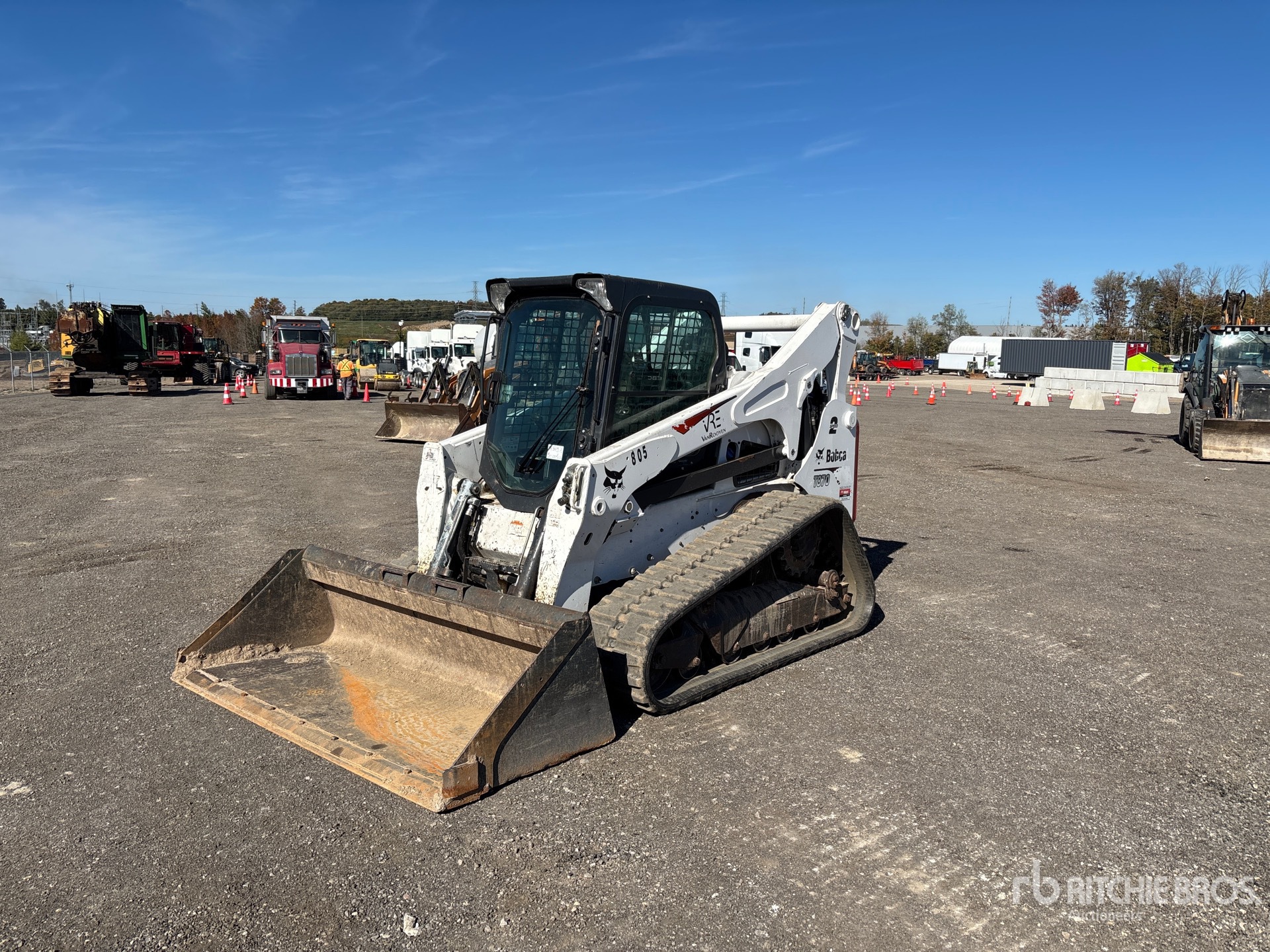 MINI CARGADOR SOBRE ORUGAS 2021 COMPAC T870
