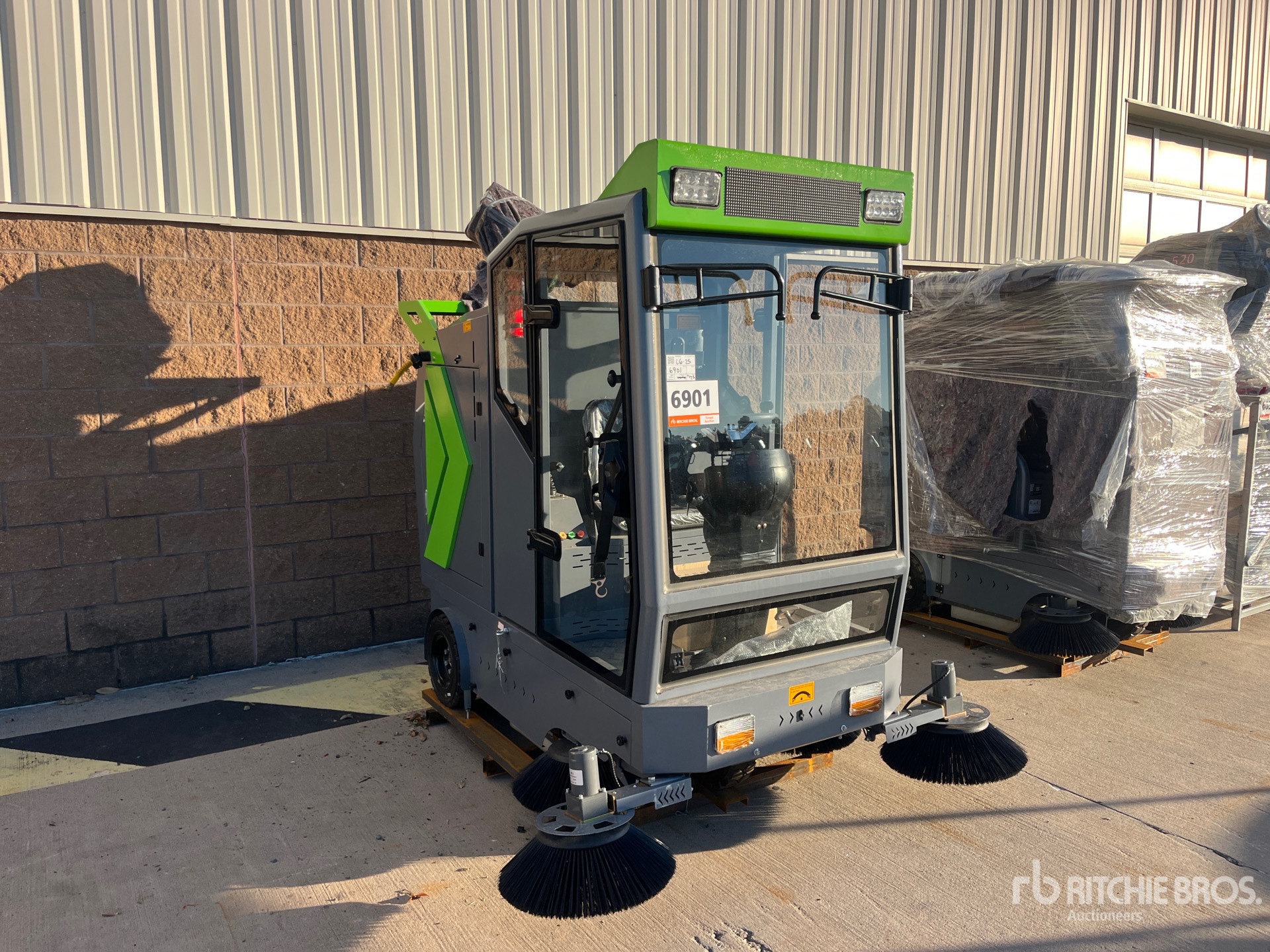 General Appearance with Foto, angolo anteriore destro