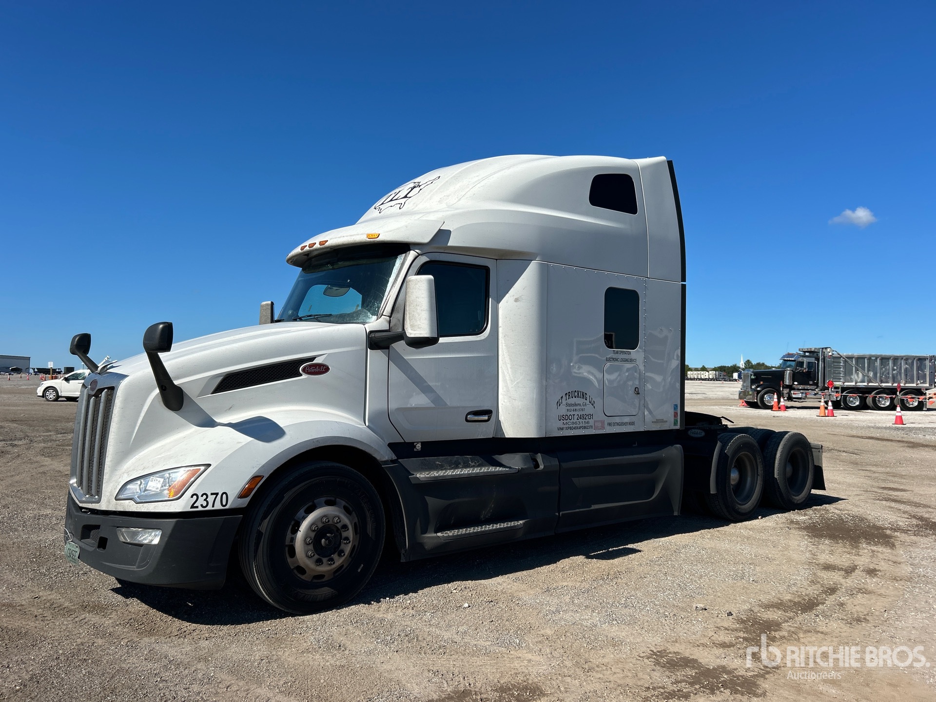 General Appearance with Bild, Ecke vorne links