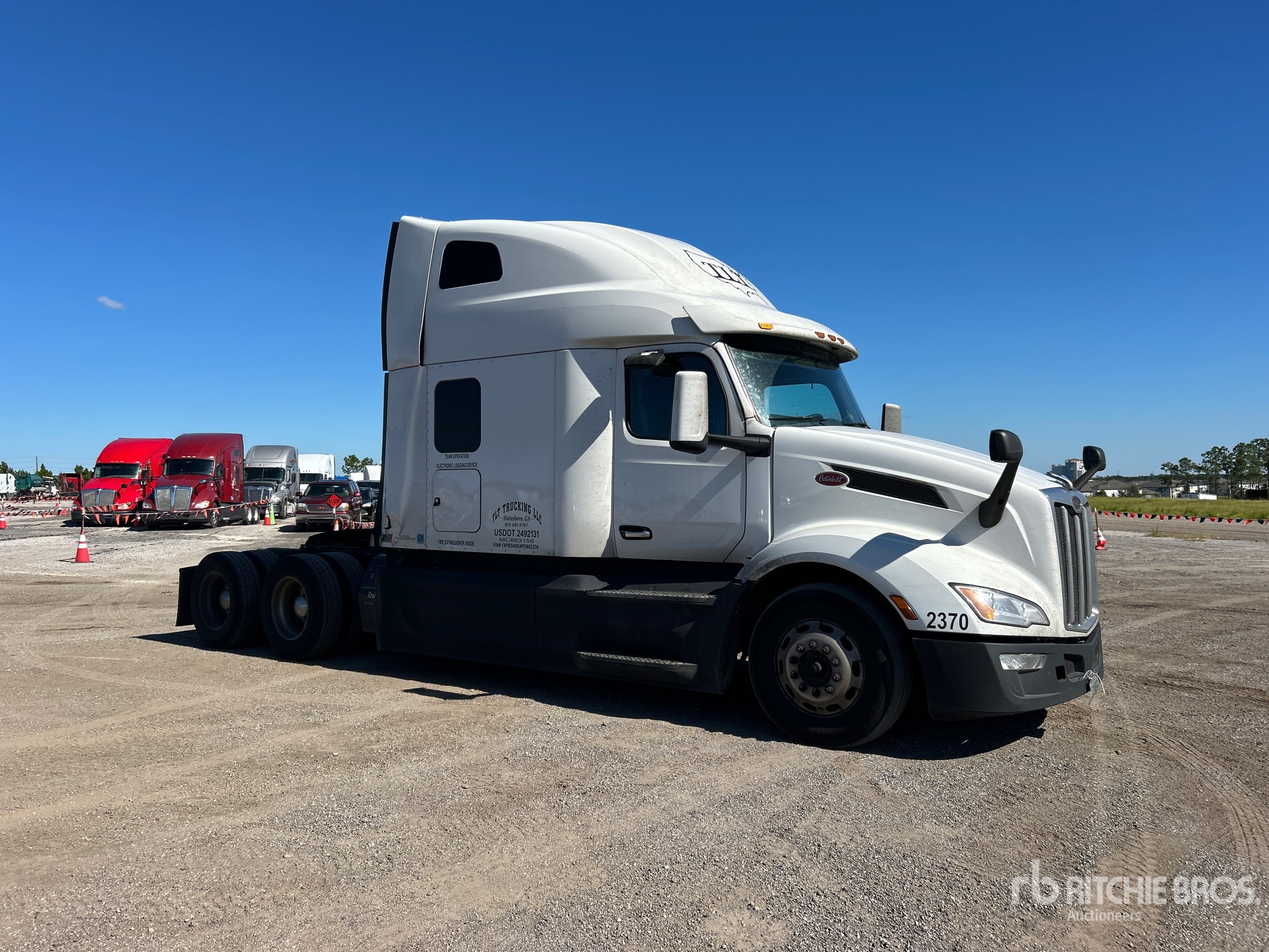 General Appearance with Bild, Ecke vorne rechts