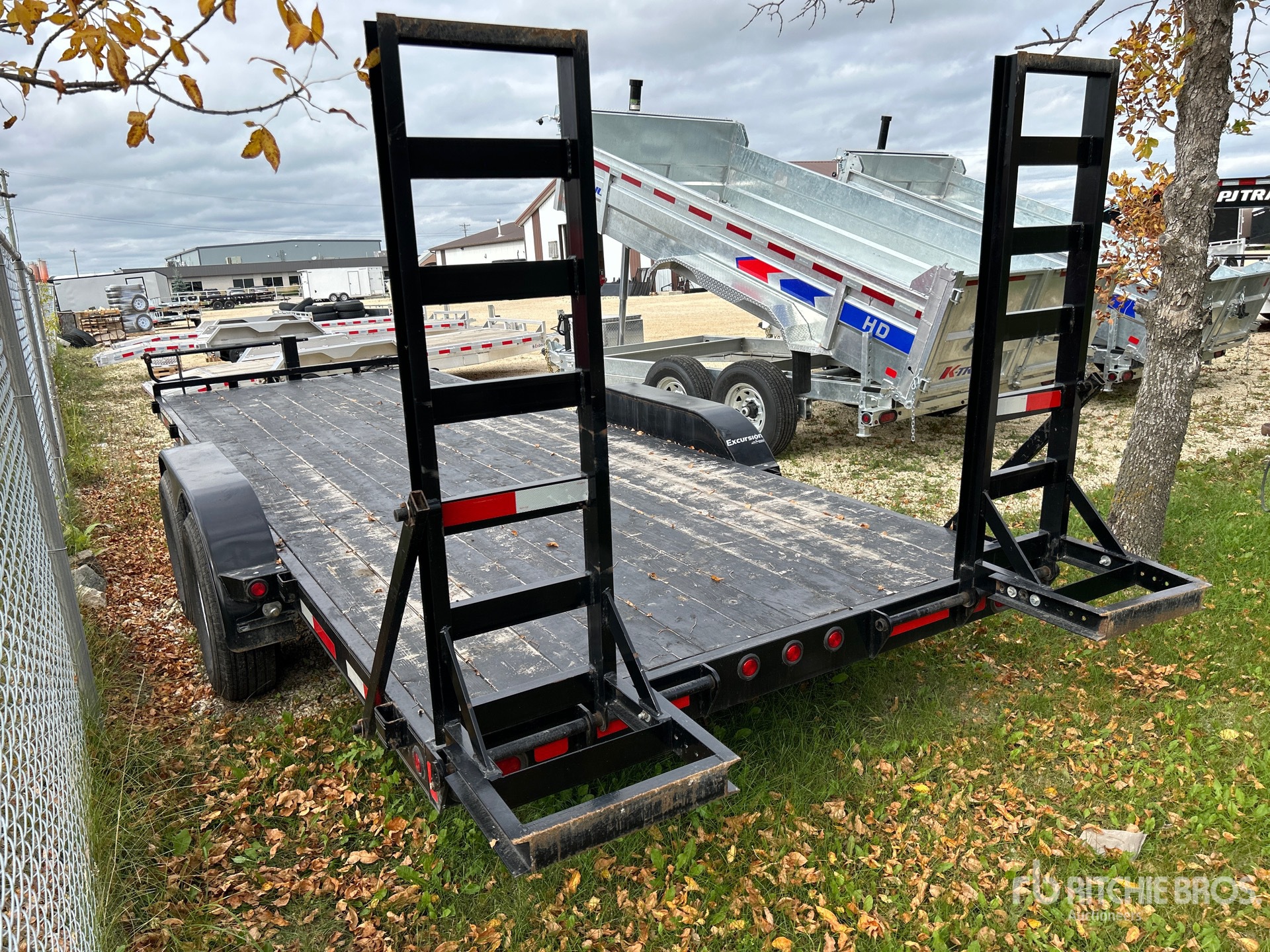 General Appearance with Bild, Ecke hinten links